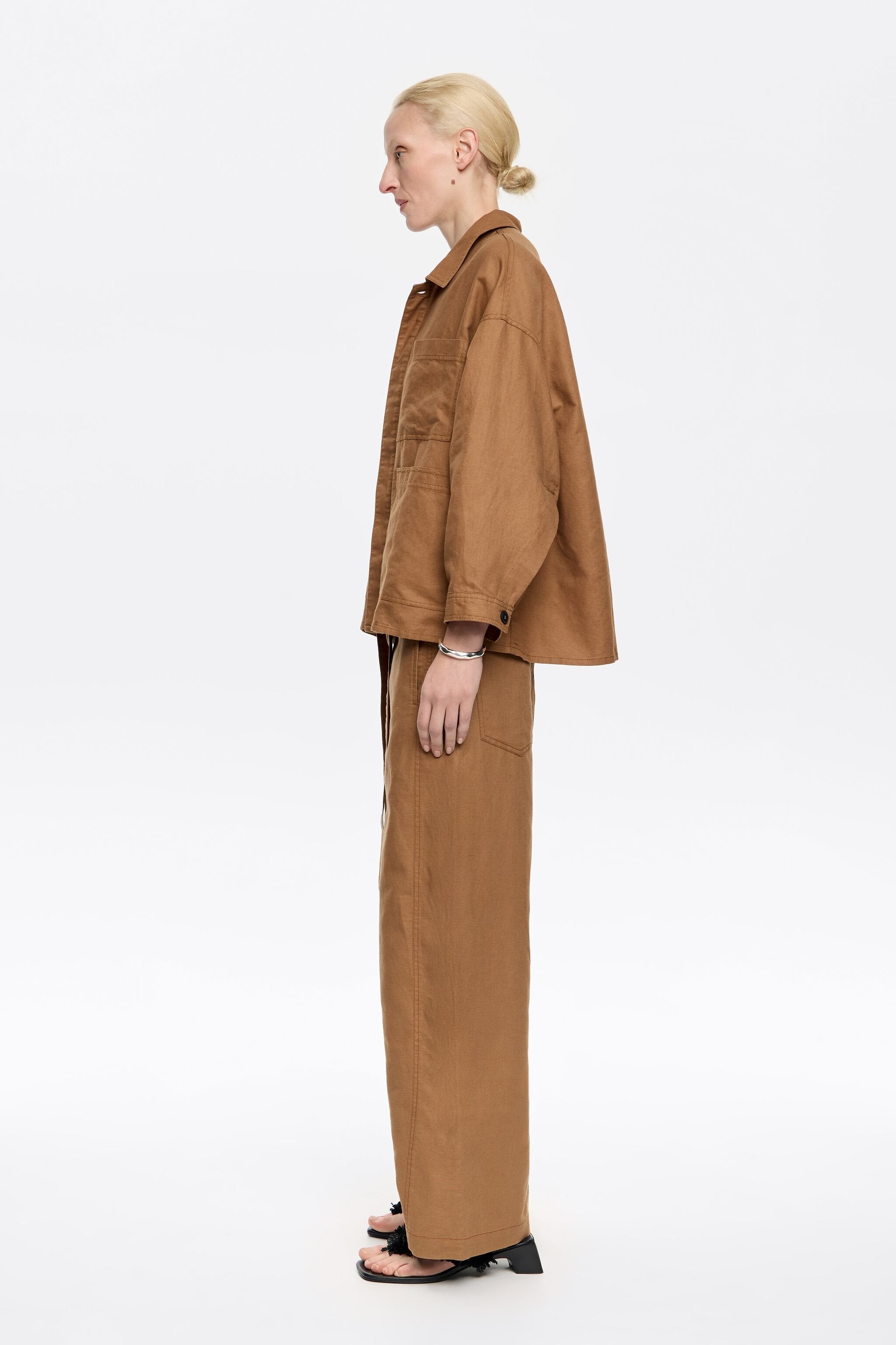 Light brown linen barrel trousers