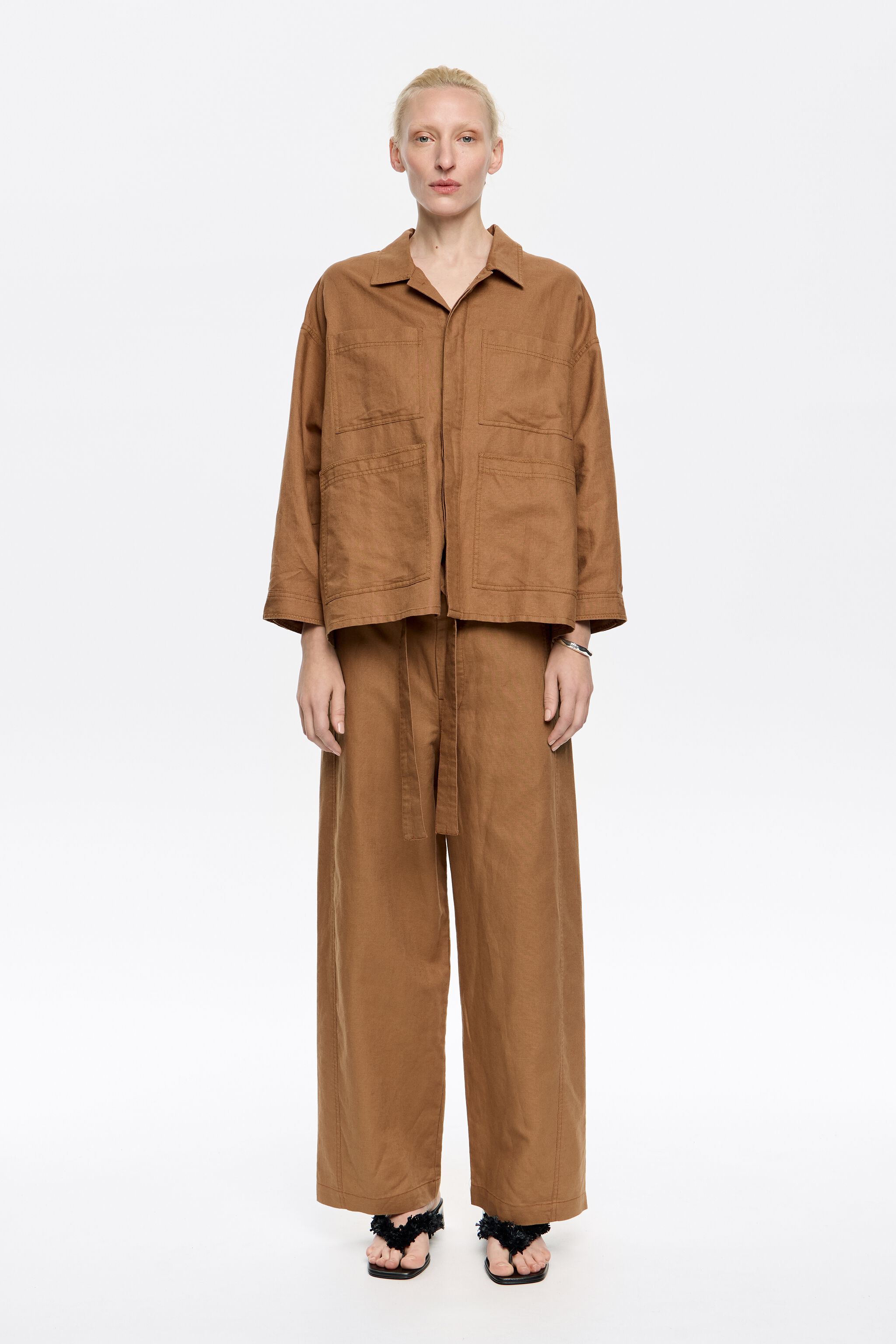 Light brown linen barrel trousers