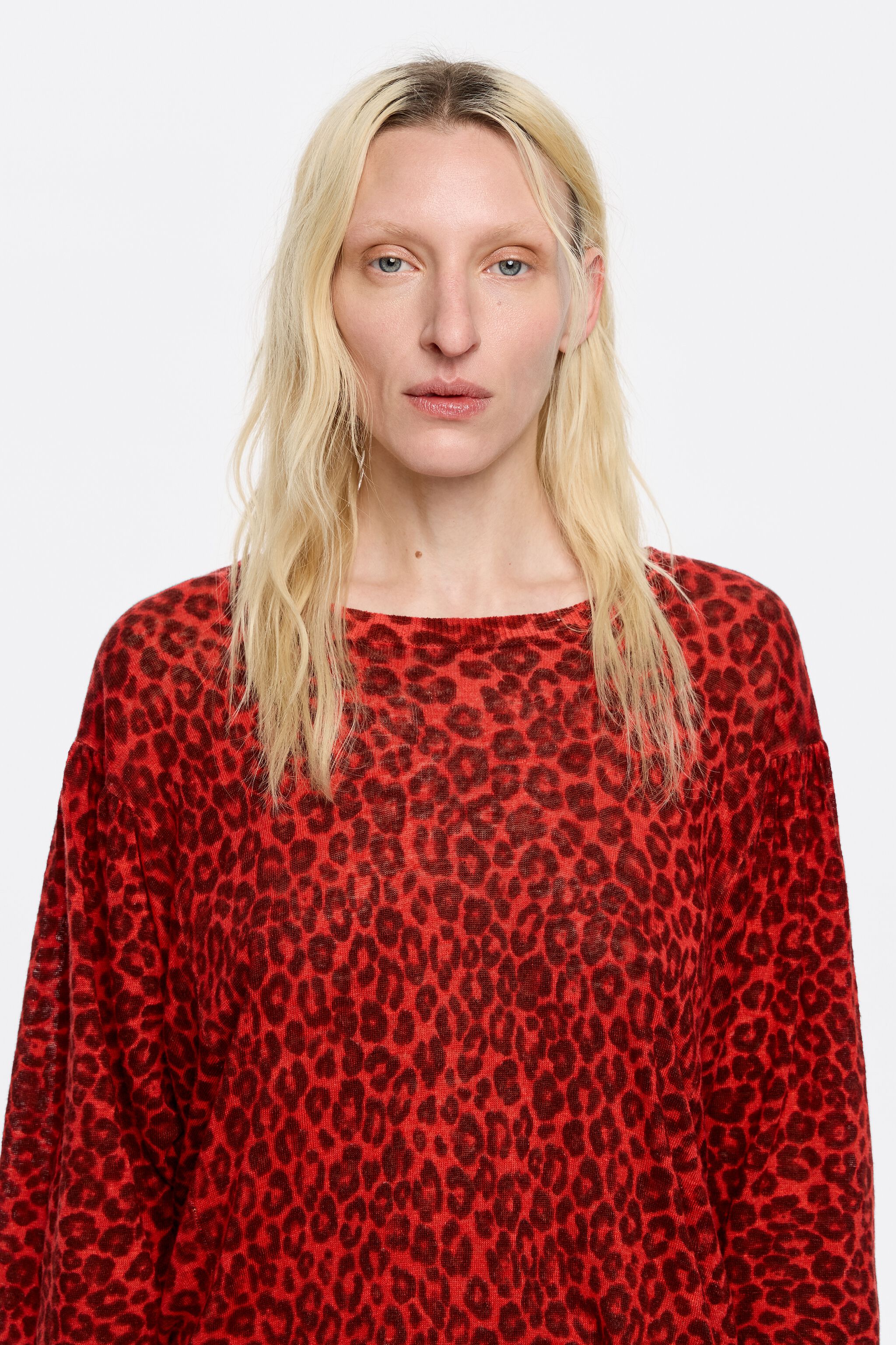 Red Animalspots gathered shoulder sweater