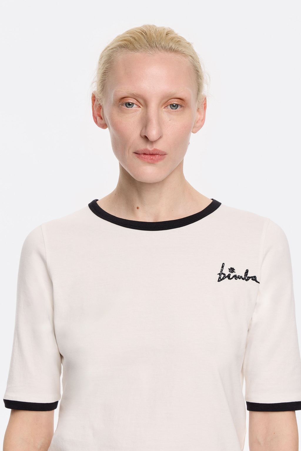 Ivory fitted T-shirt with piping