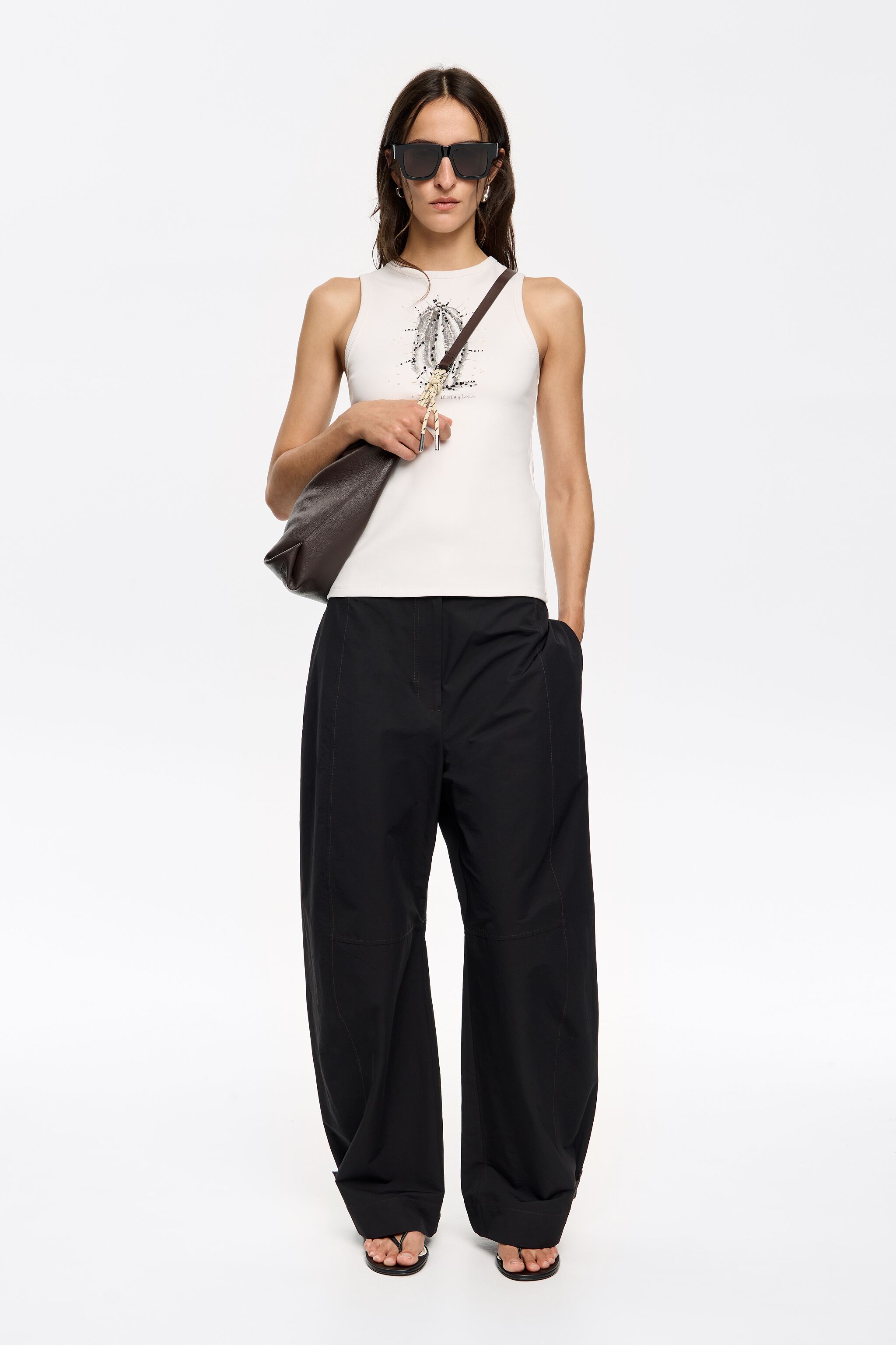 White logo T-shirt with beads