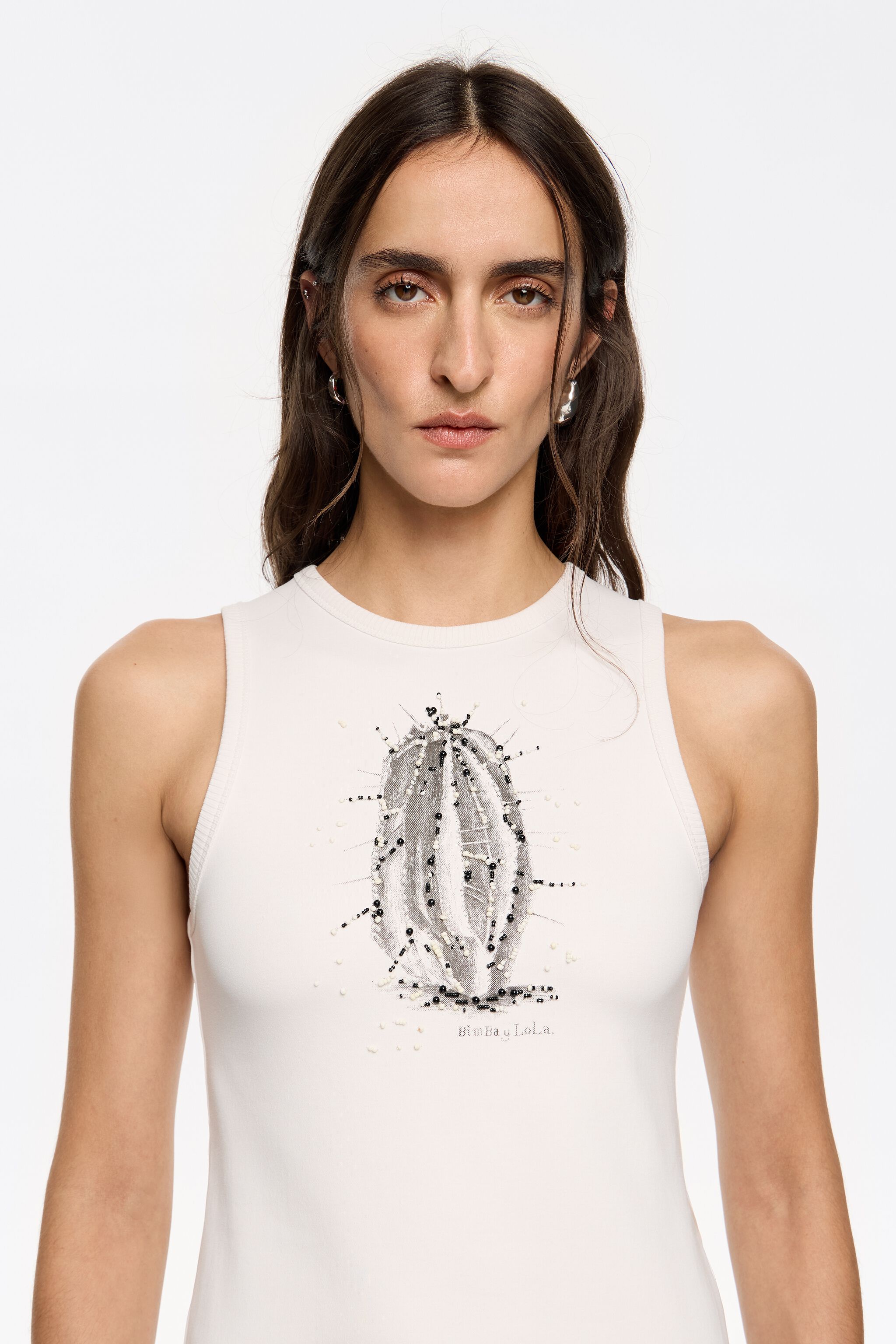 White logo T-shirt with beads