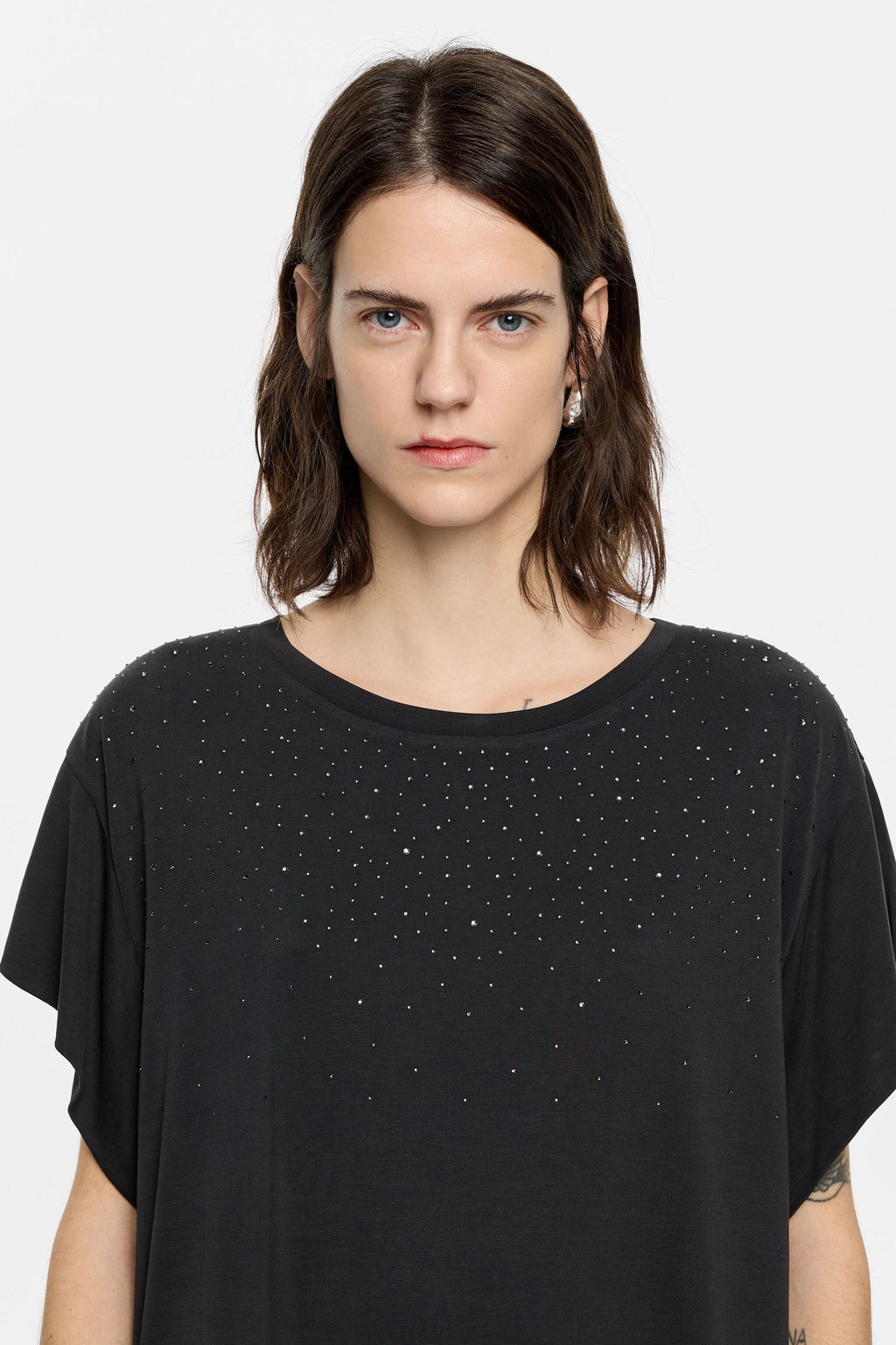 Black rhinestones fluid T-shirt