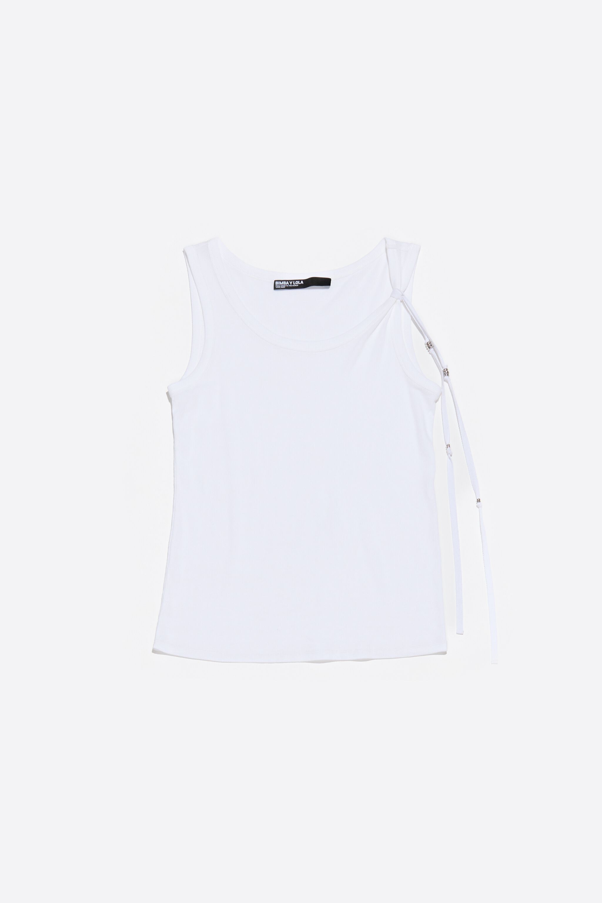 Ivory ribbed T-shirt with metal rings