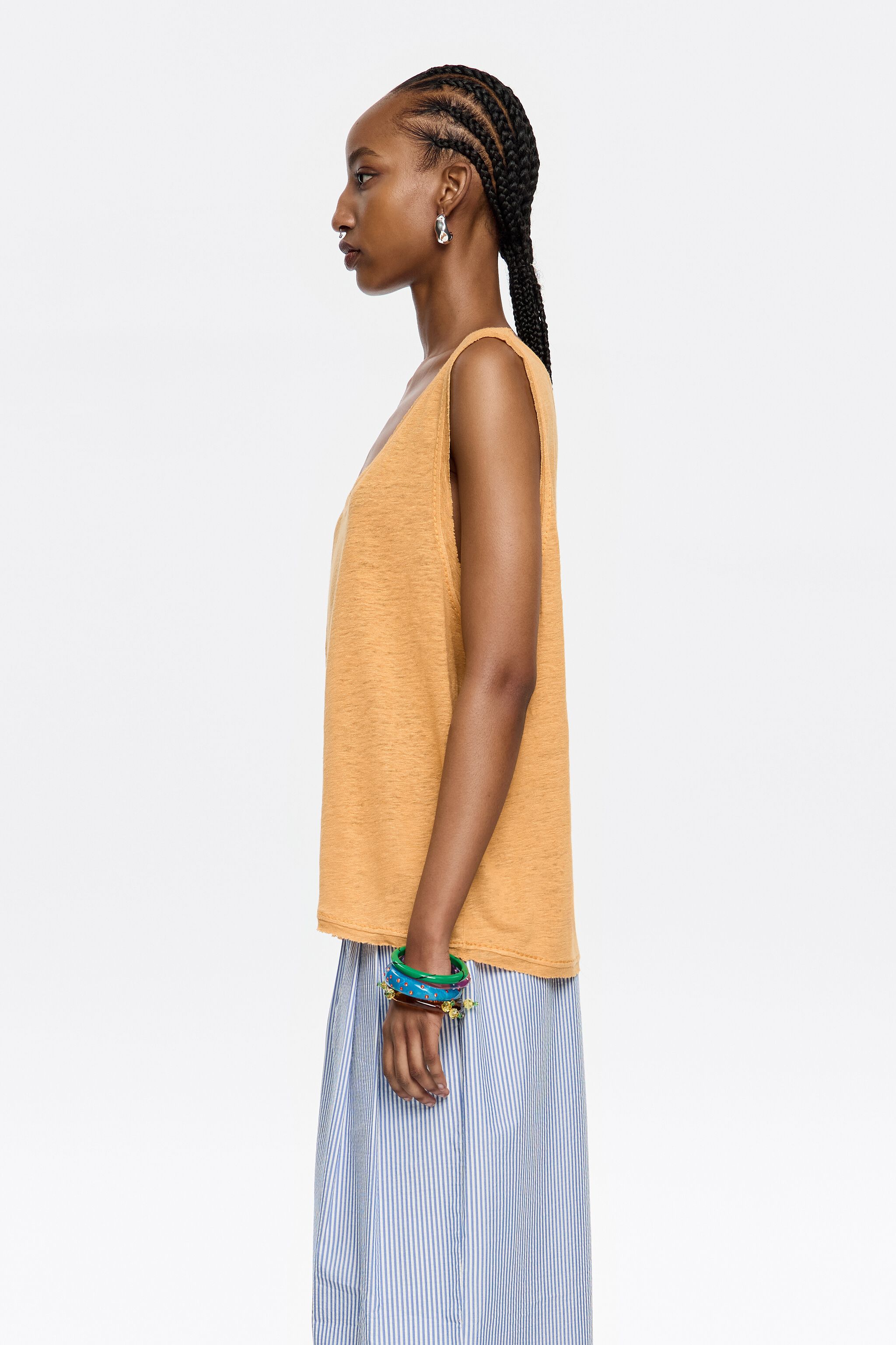 Mustard linen T-shirt with raw edges