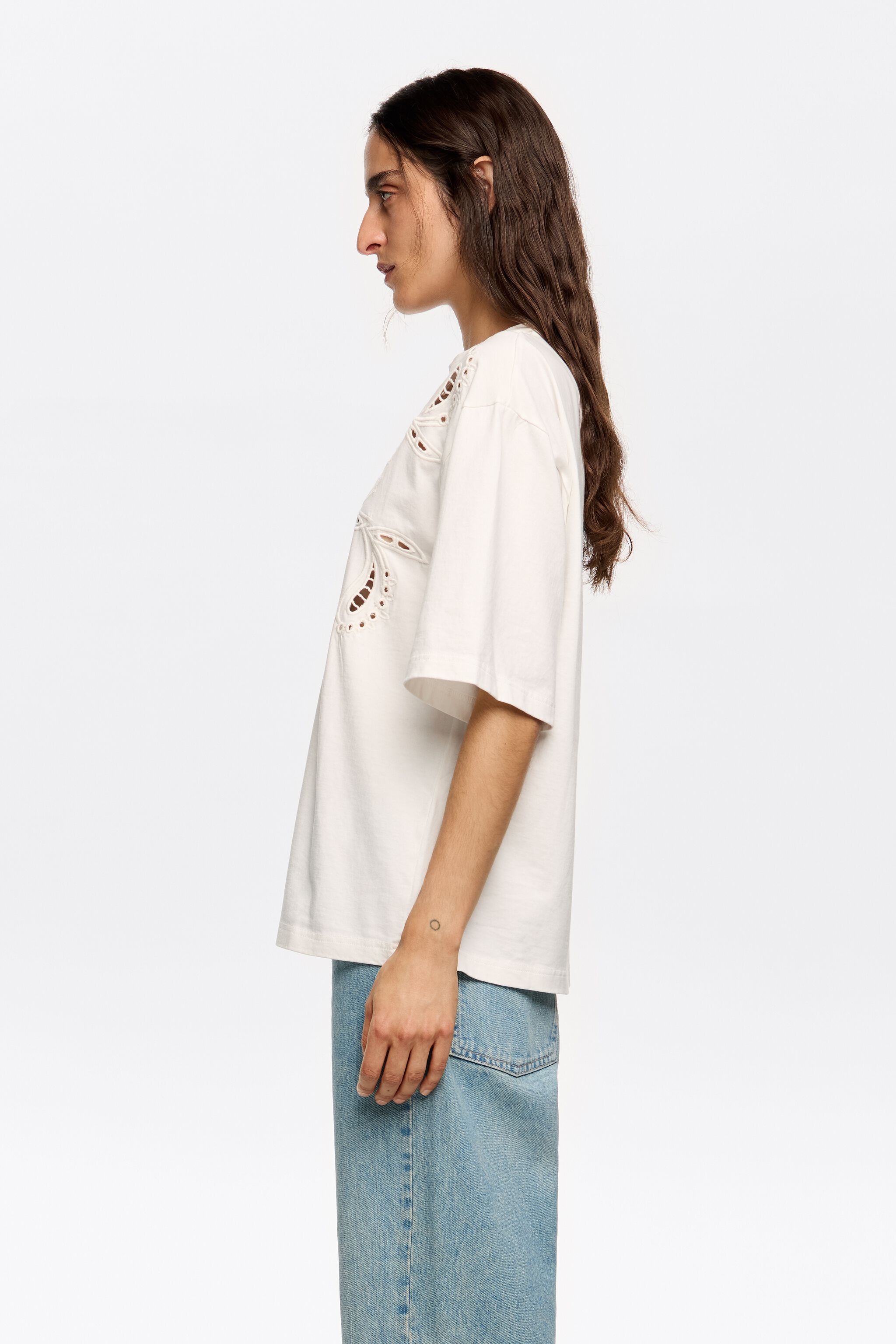 Ecru embroidered T-shirt