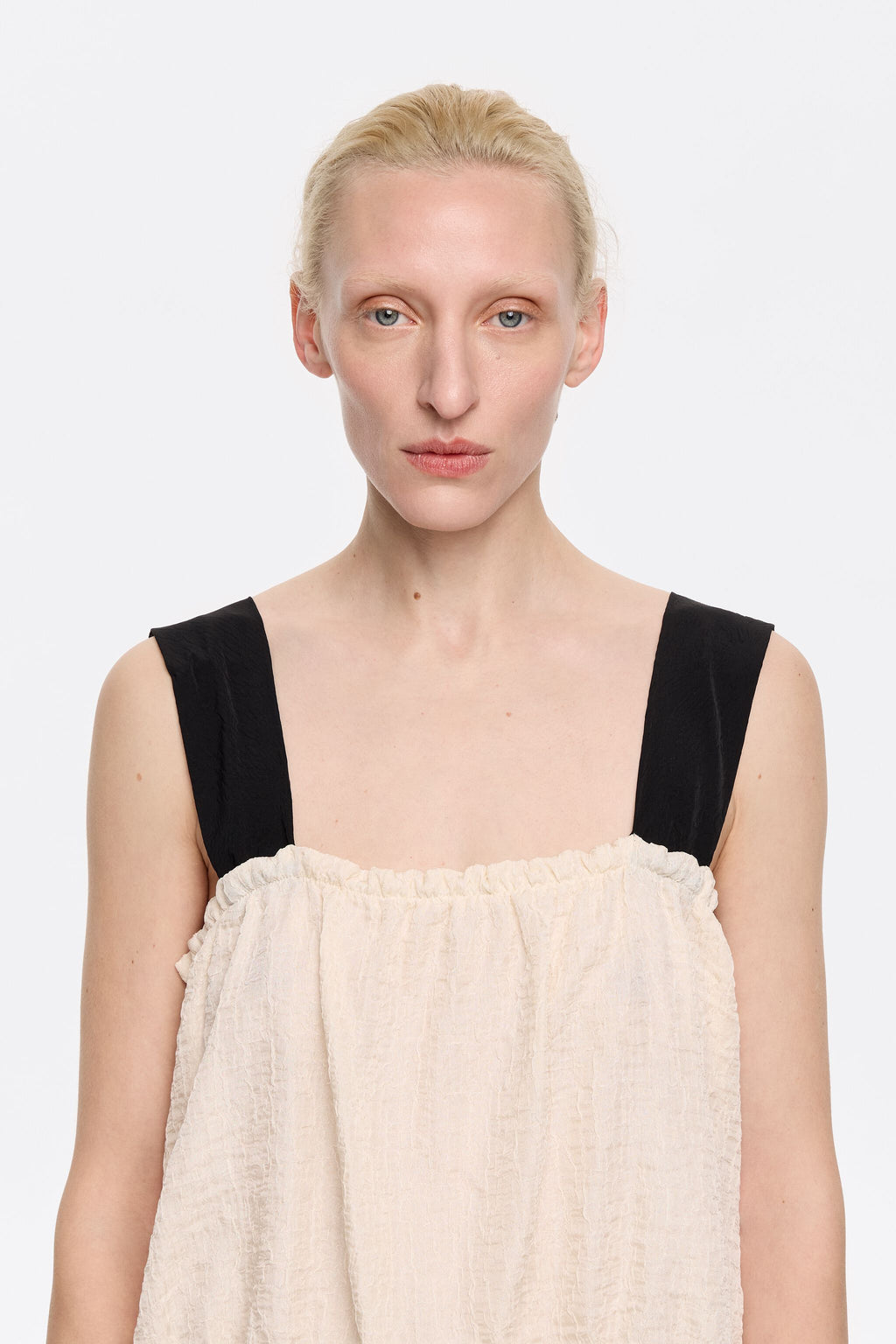 Three-tone strappy top