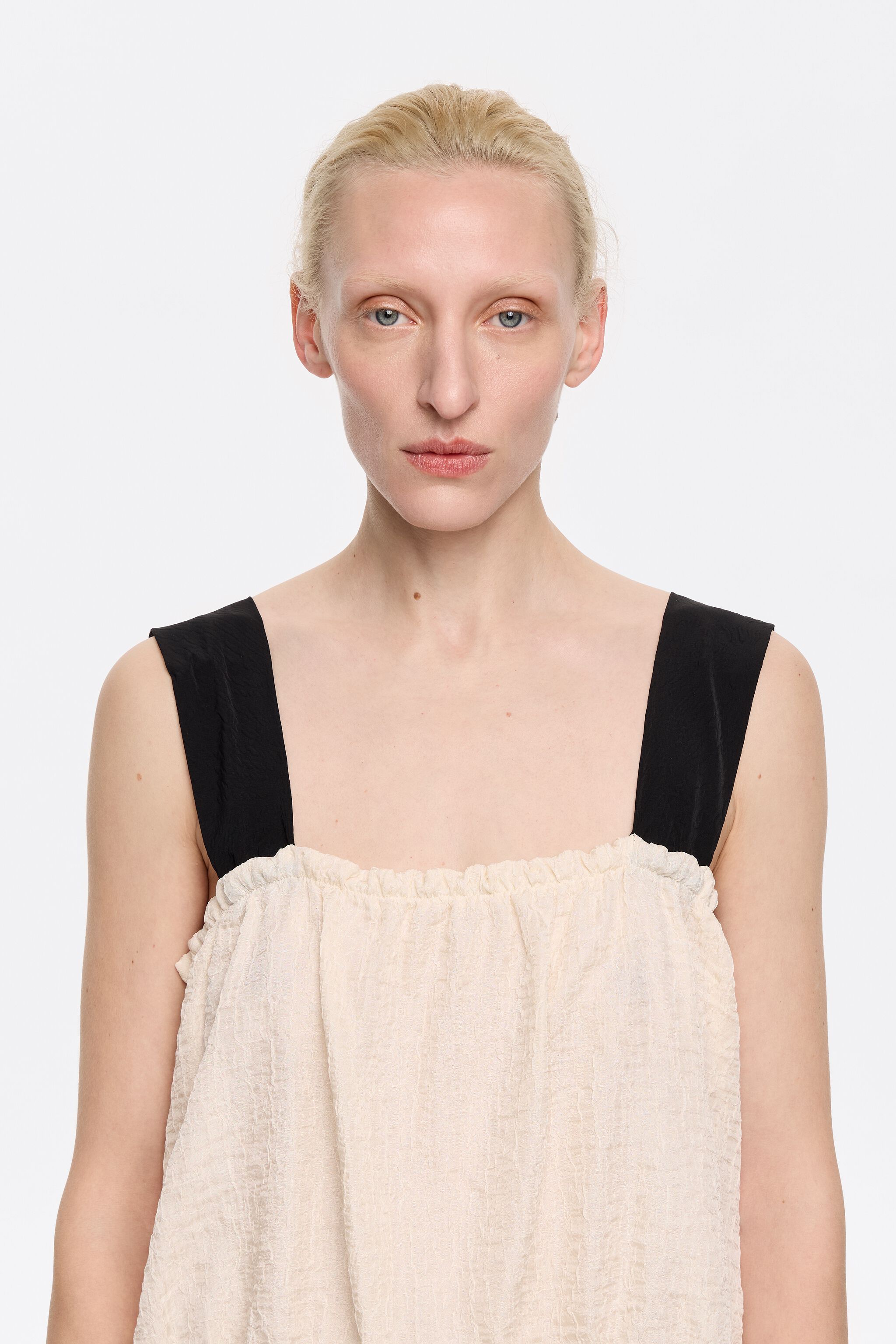 Three-tone strappy top