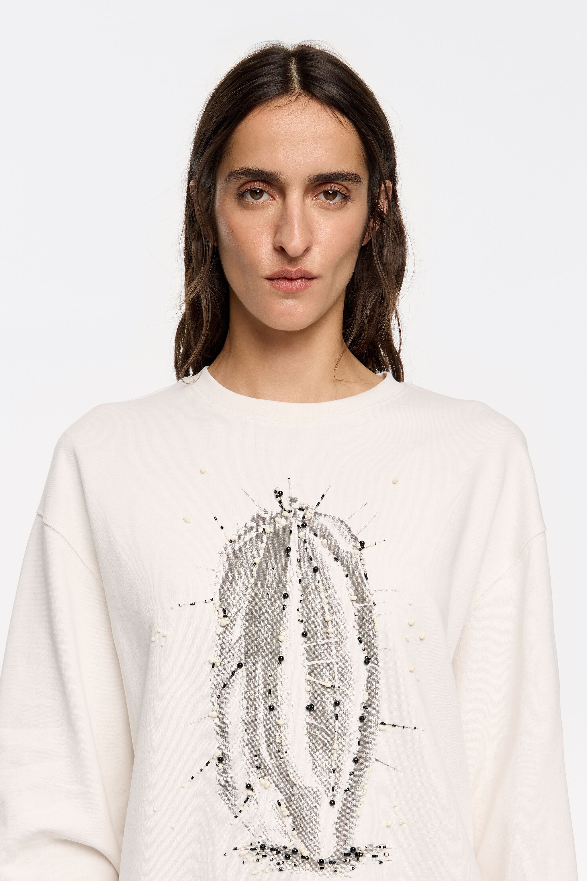 Ice gray logo sweatshirt with beads