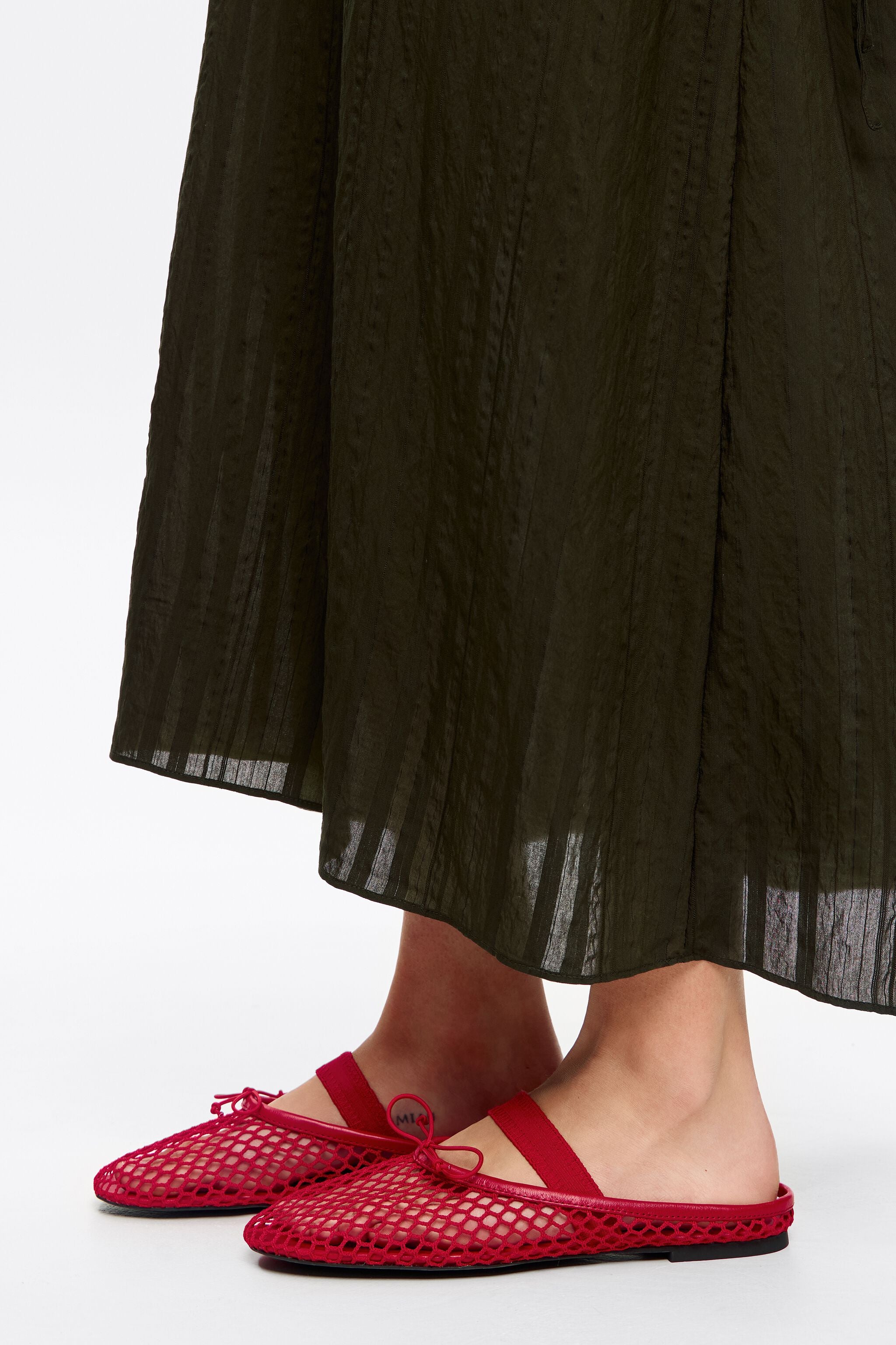 Red mesh slingback ballerina