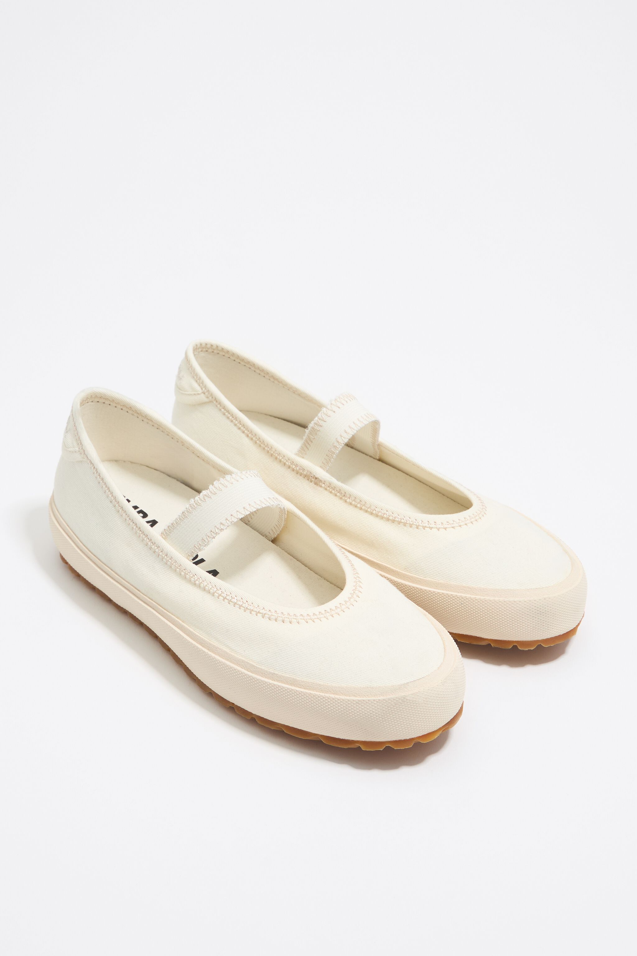 White canvas vulcanized ballerina sneaker