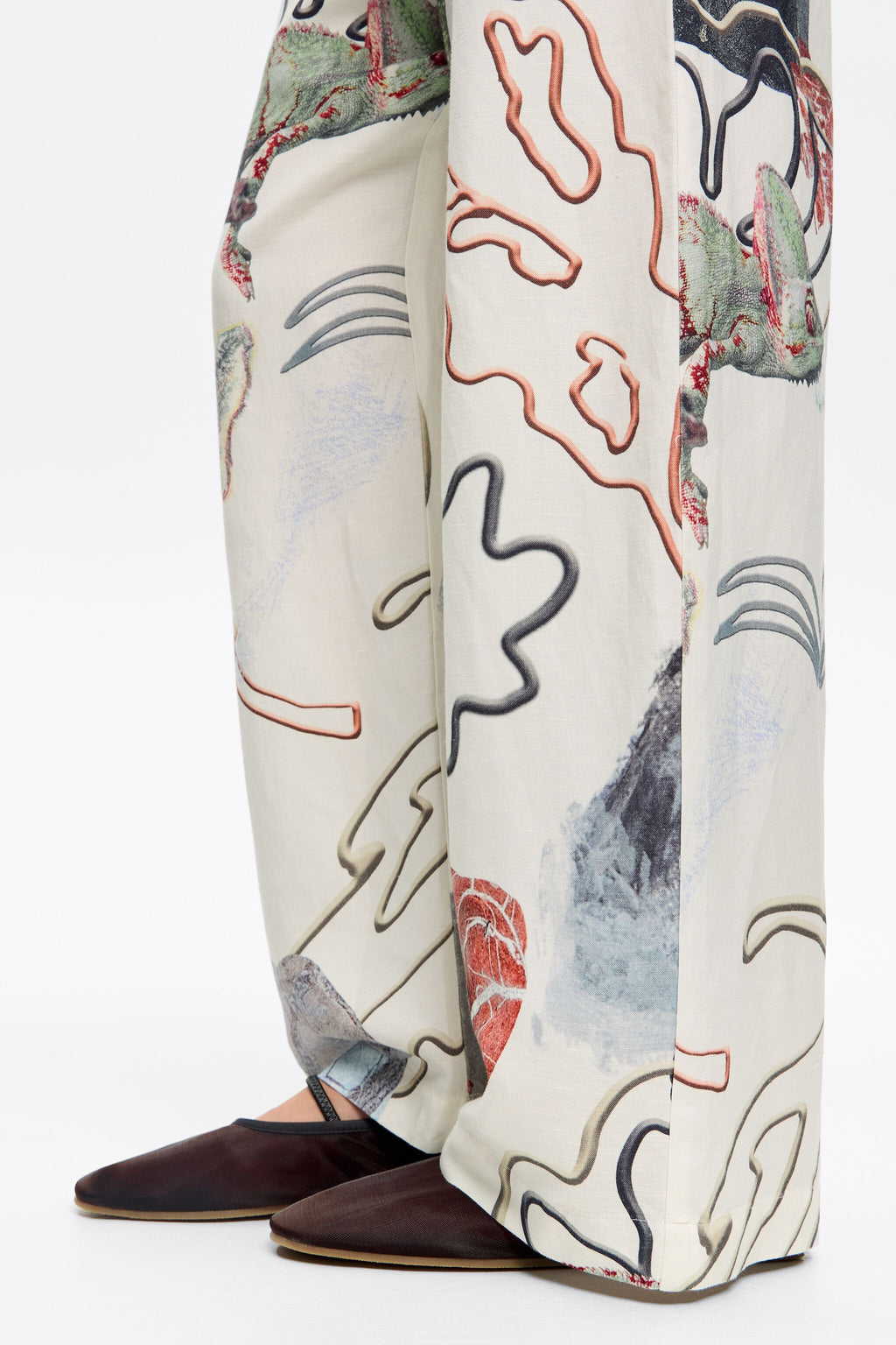 Chocolate mesh elastic strap ballerina