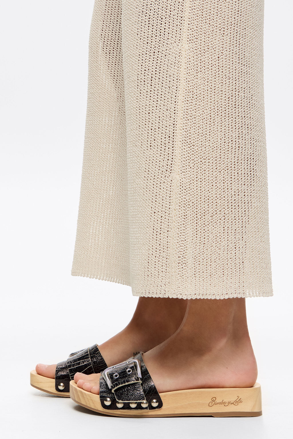 Black leather sandal with wooden sole