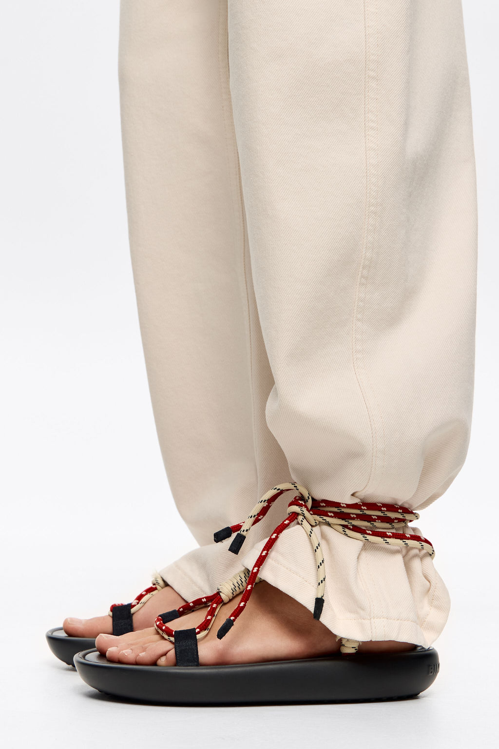 Boat sandal with nautical color ropes