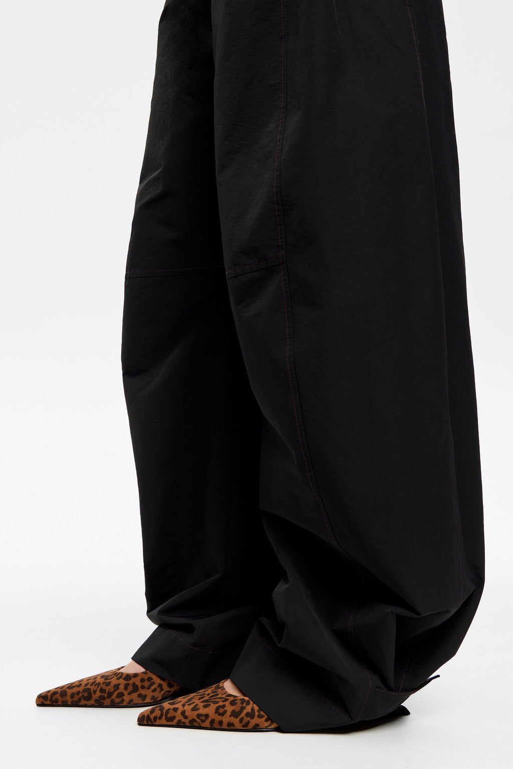 Leopard-print leather slingback court shoe