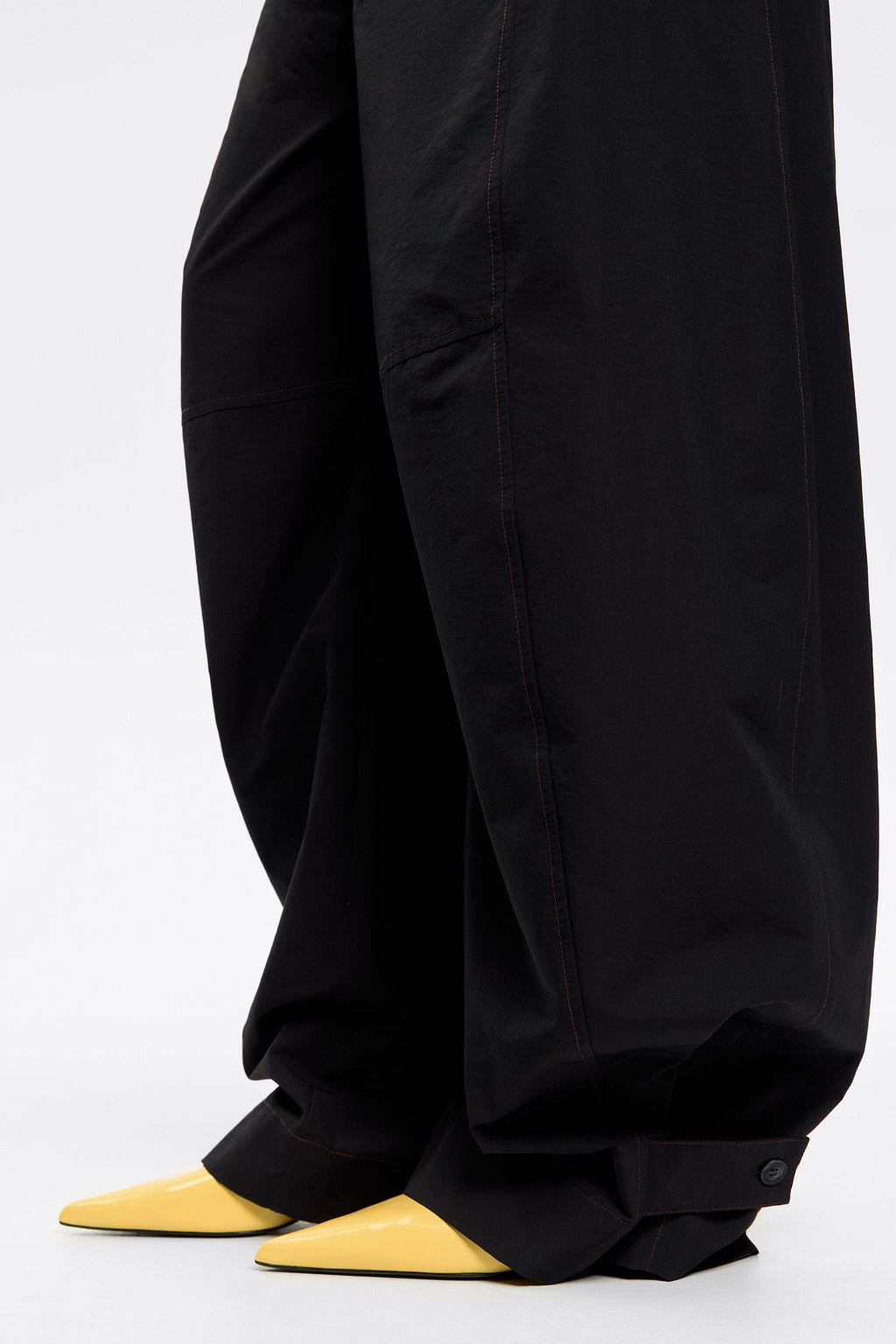 Yellow leather slingback court shoe