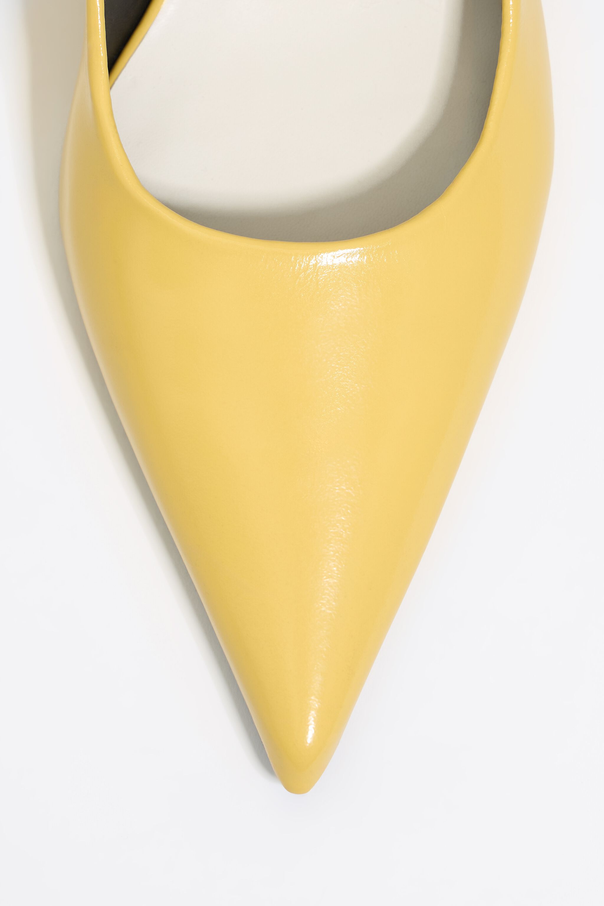 Yellow leather slingback court shoe