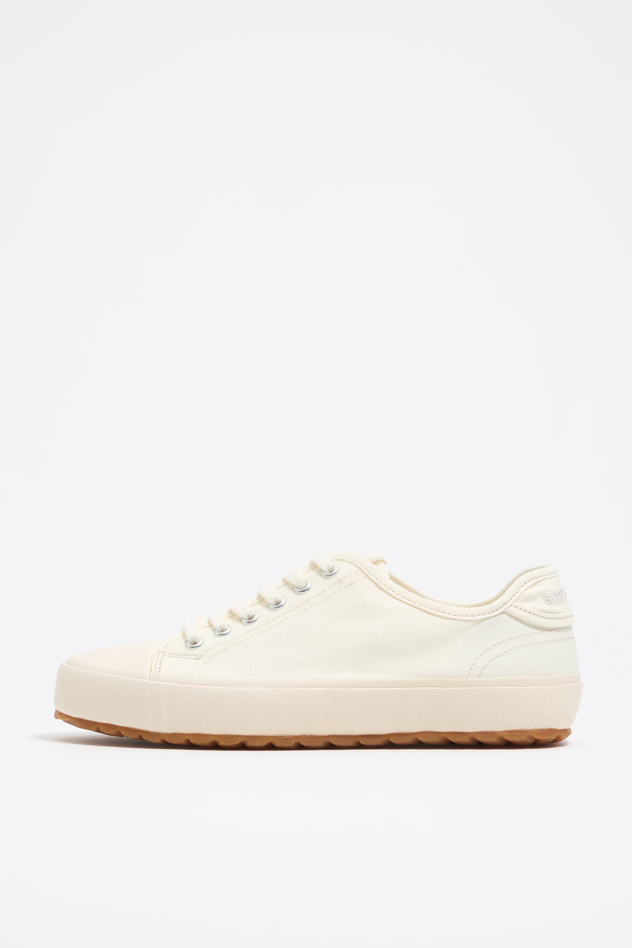 White canvas vulcanized sneaker