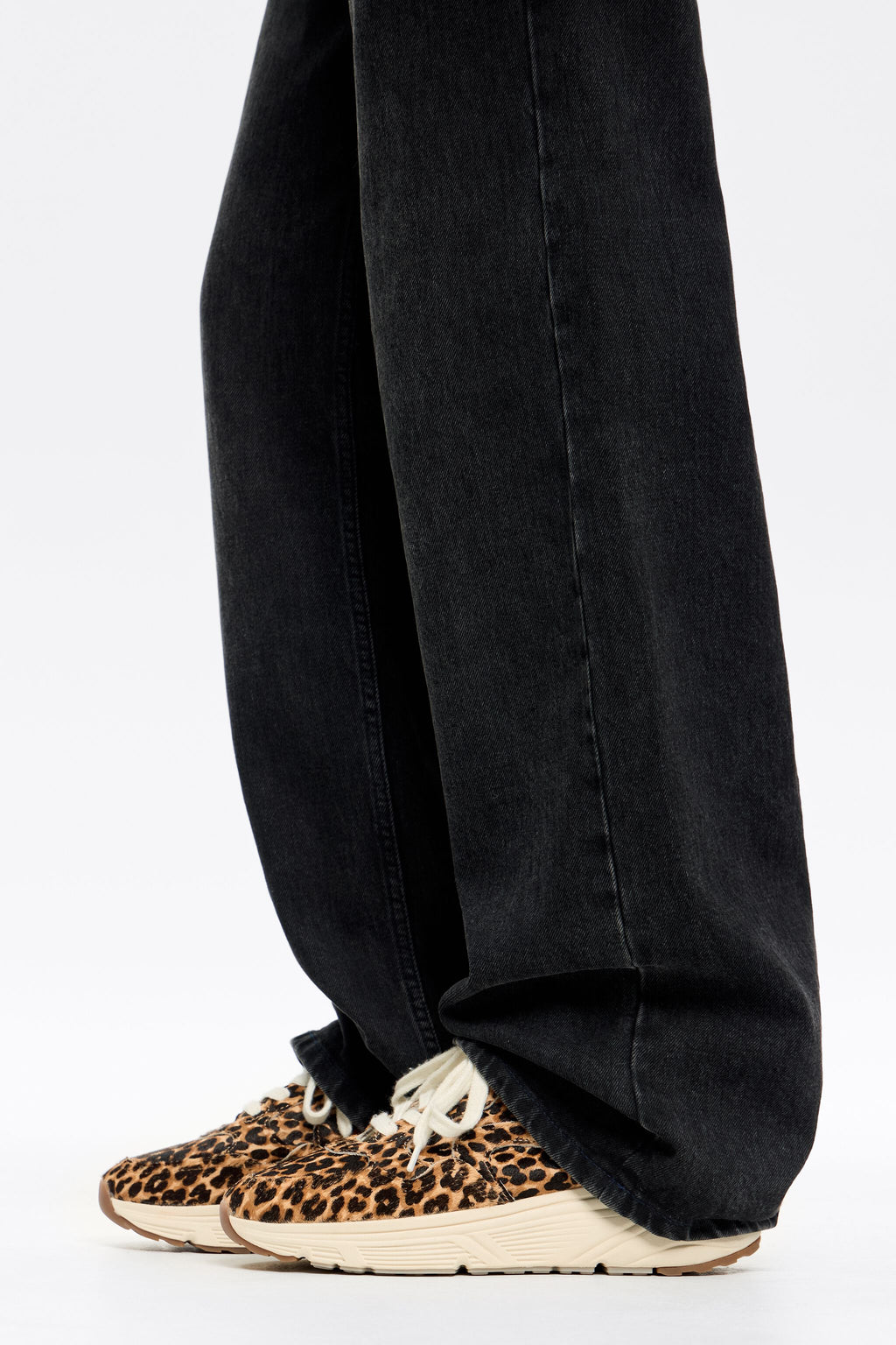 Leopard-print 13 12 jogger sneaker