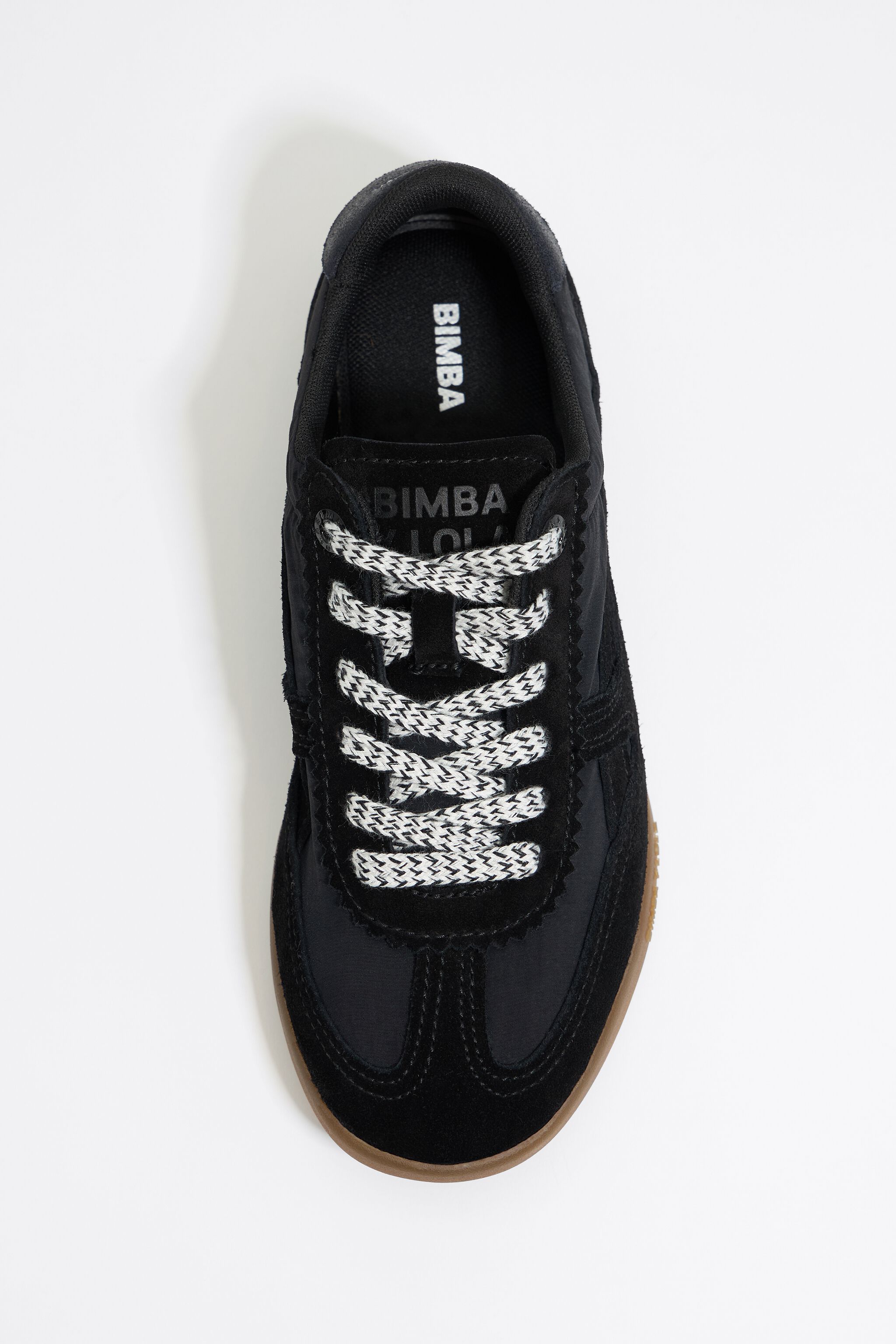 Black 13 16 Indoor sneaker