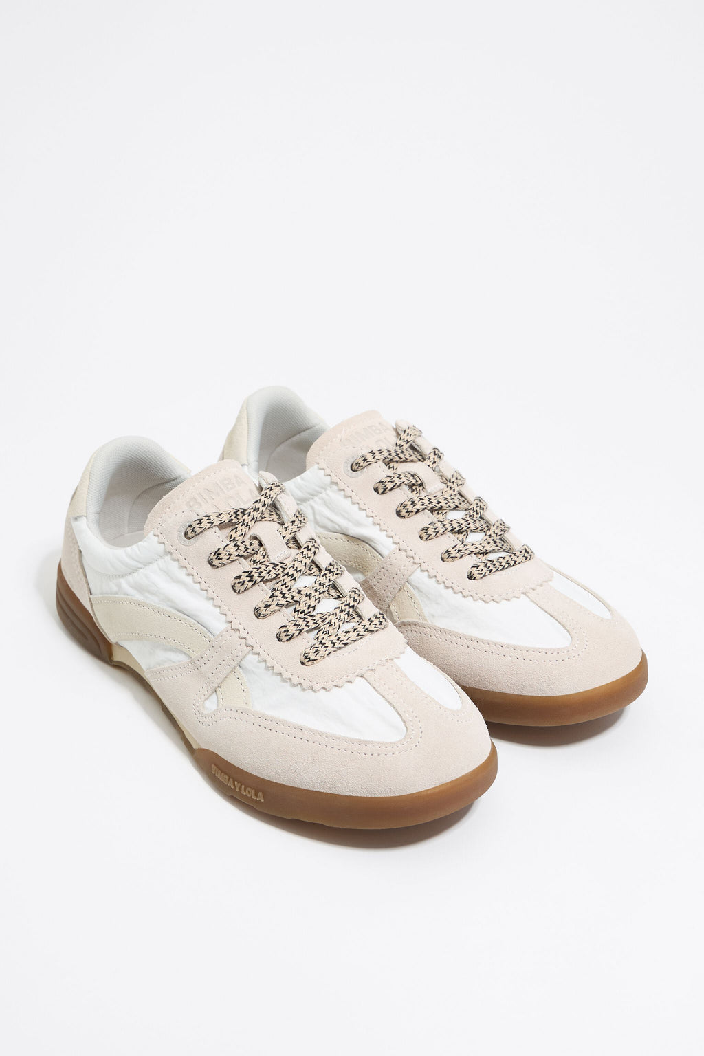 White 13 16 indoor sneaker