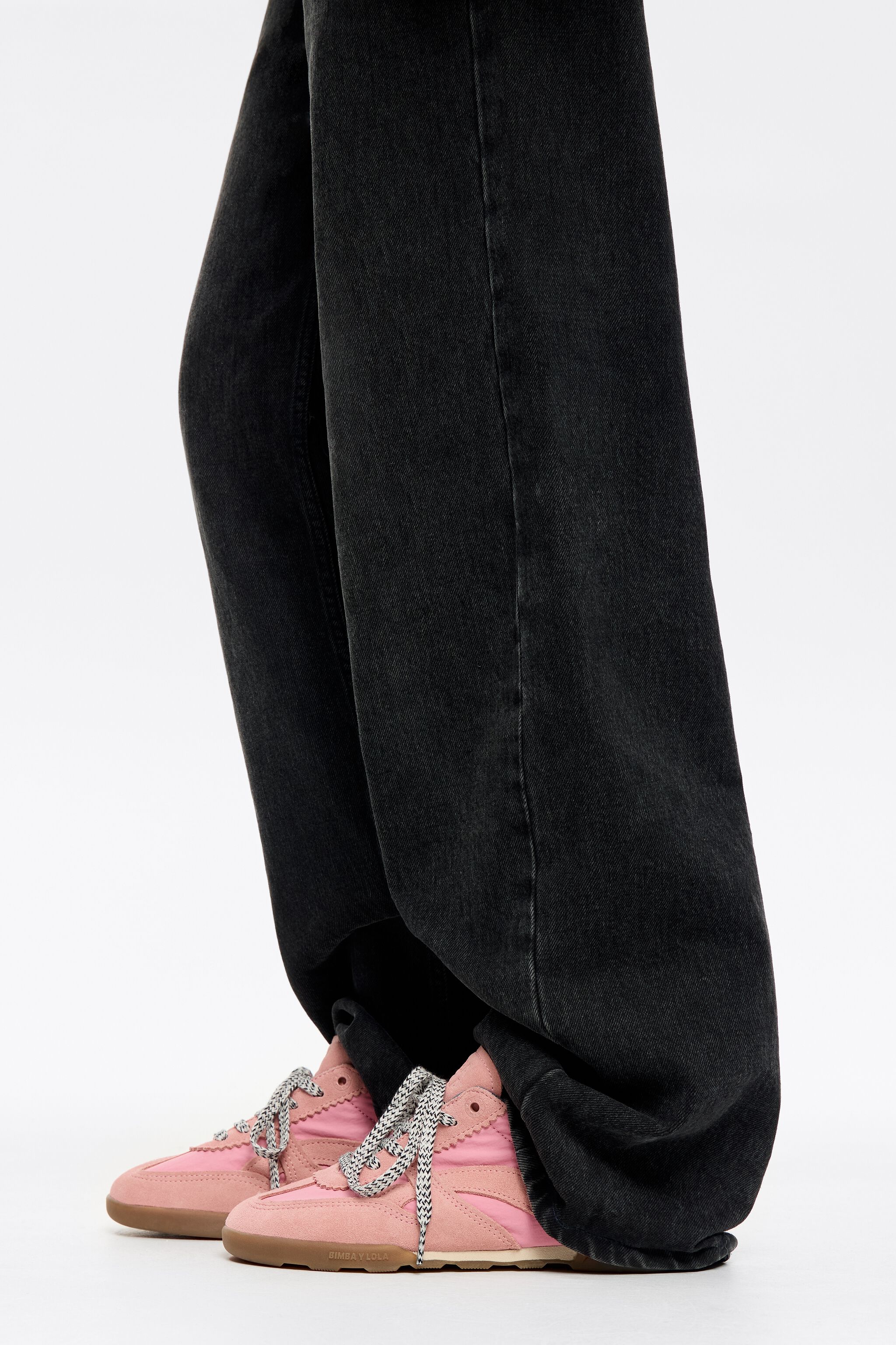 Pink 13 16 indoor sneaker