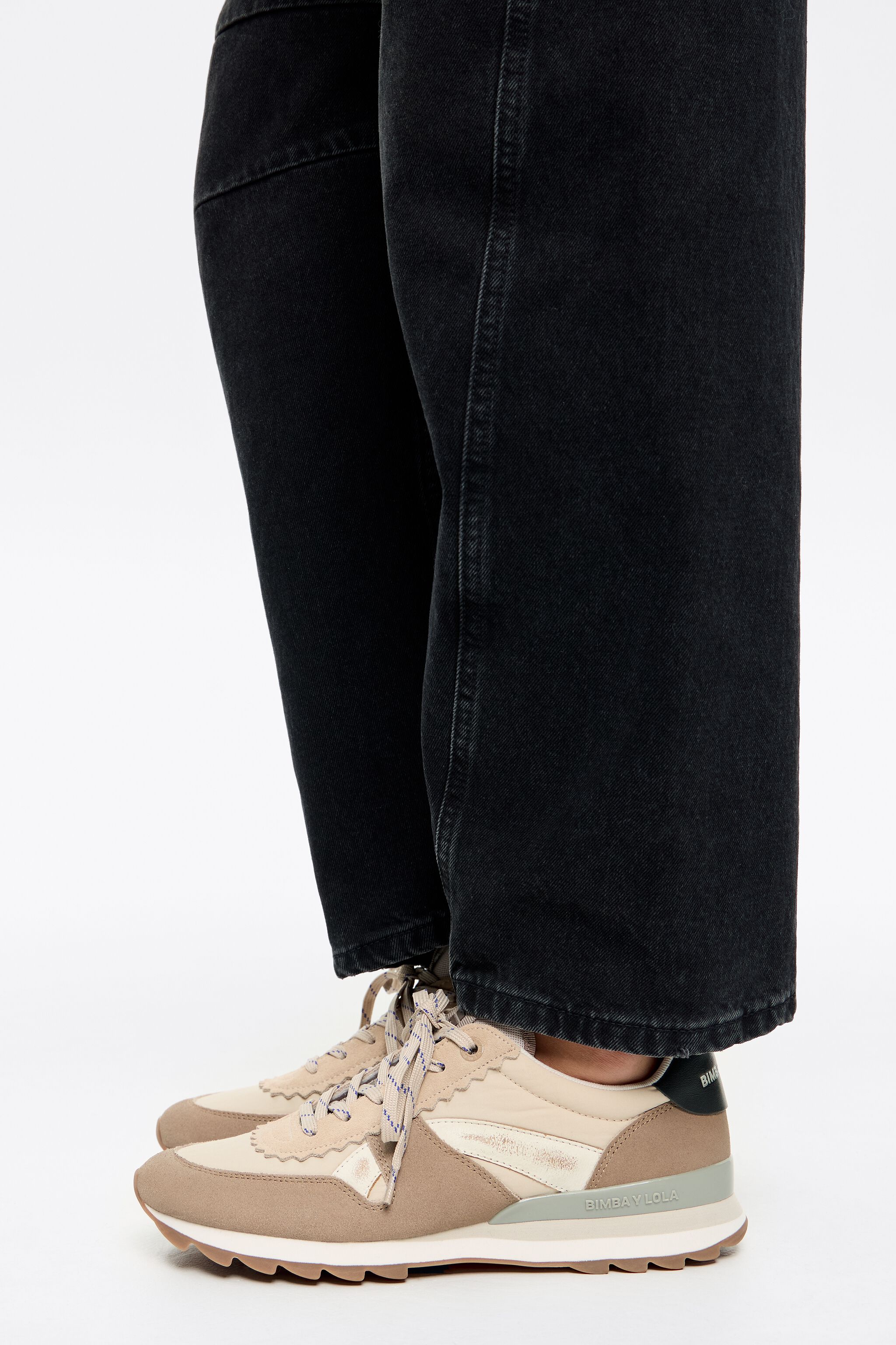 Brown technical 13 19 sneaker