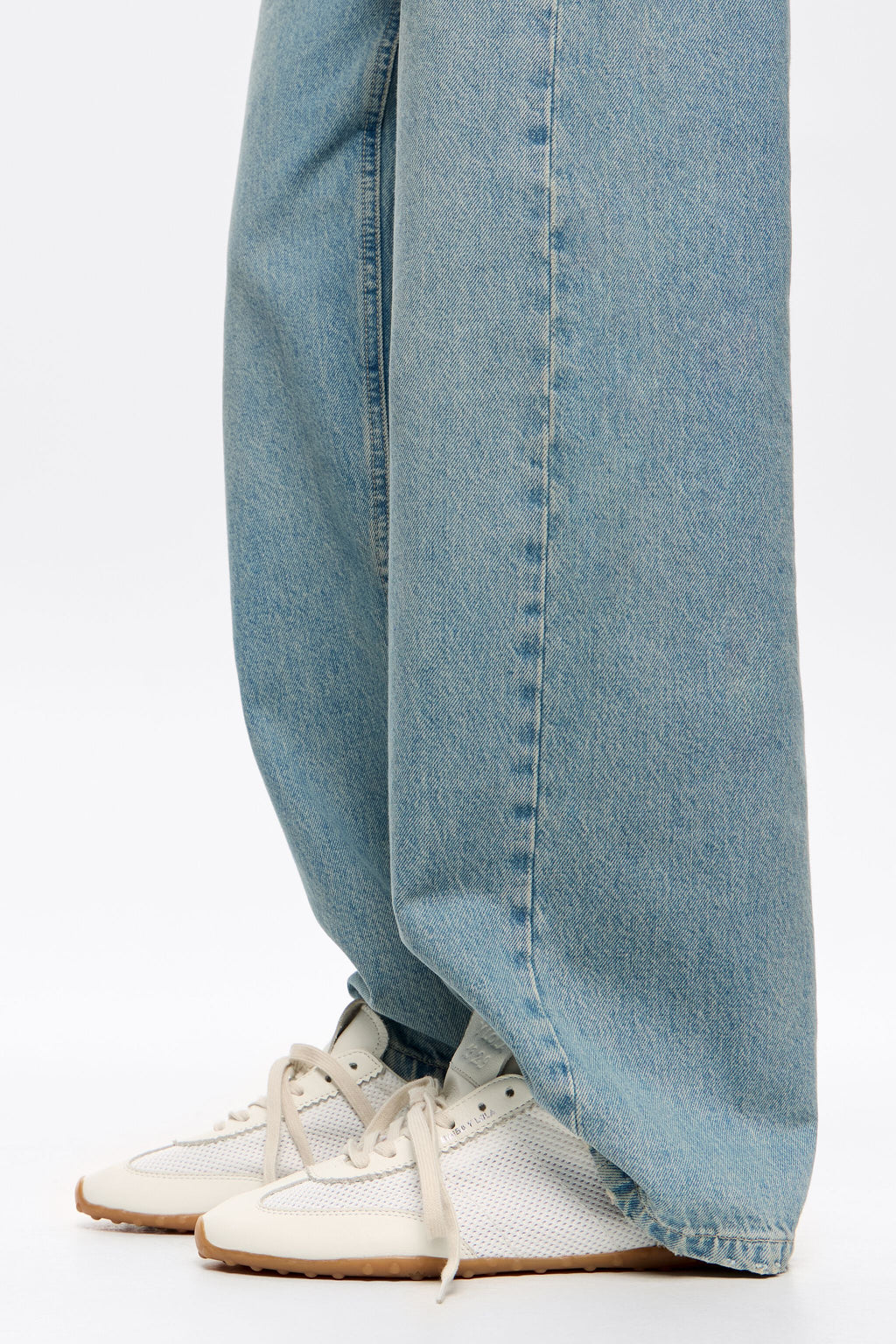 White 13 29 mesh sneaker