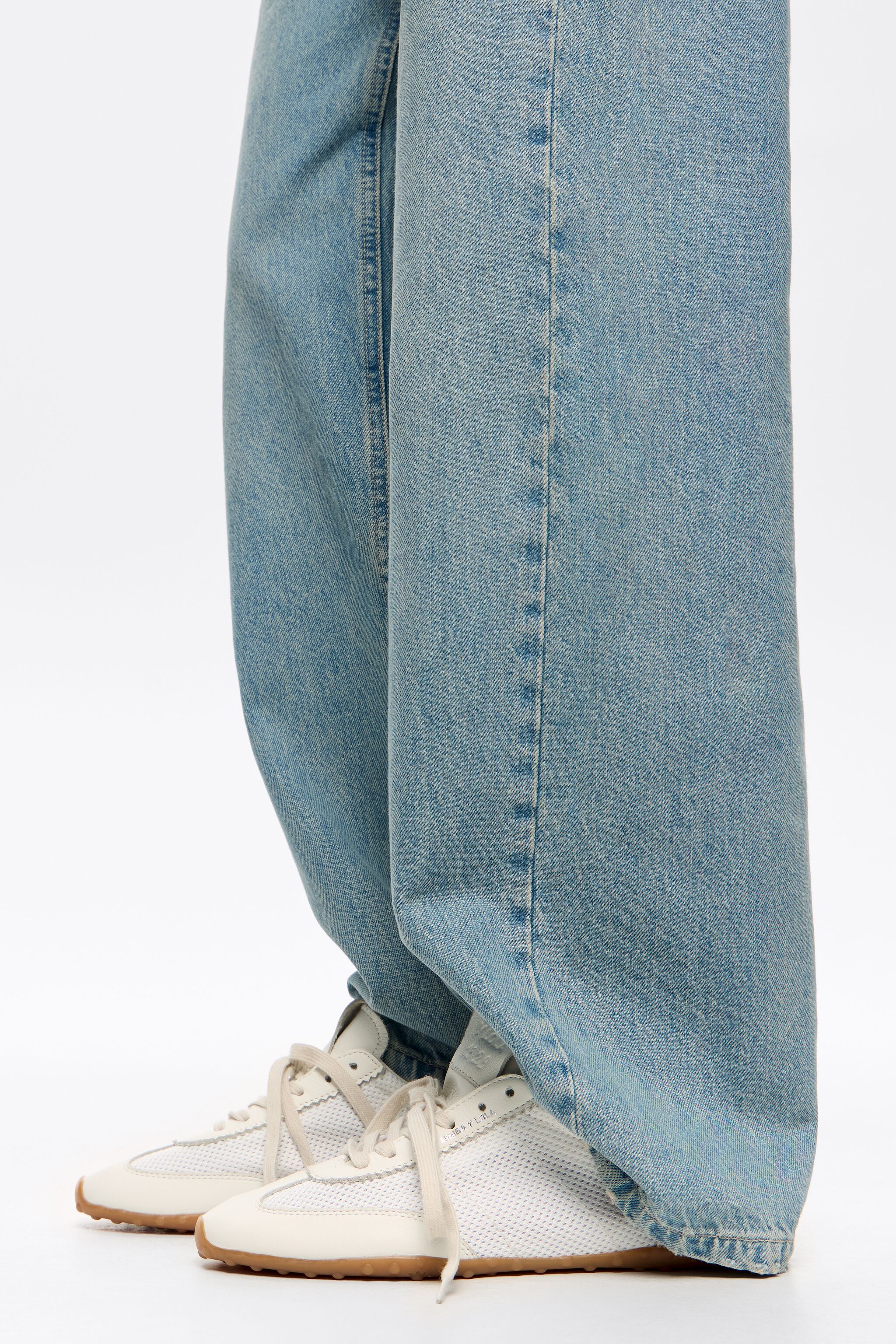 White 13 29 mesh sneaker