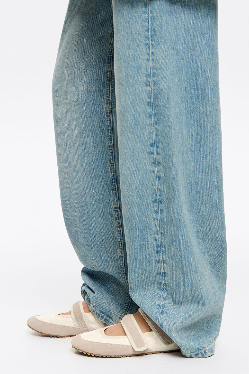 White sporty ballerina