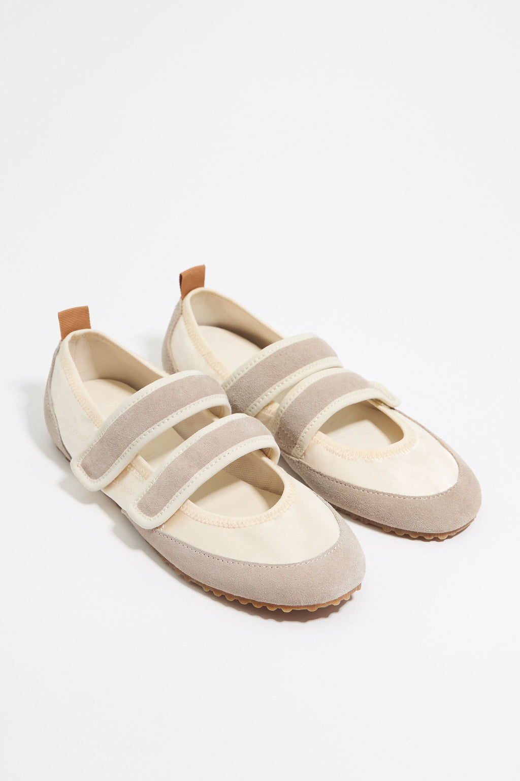 White sporty ballerina