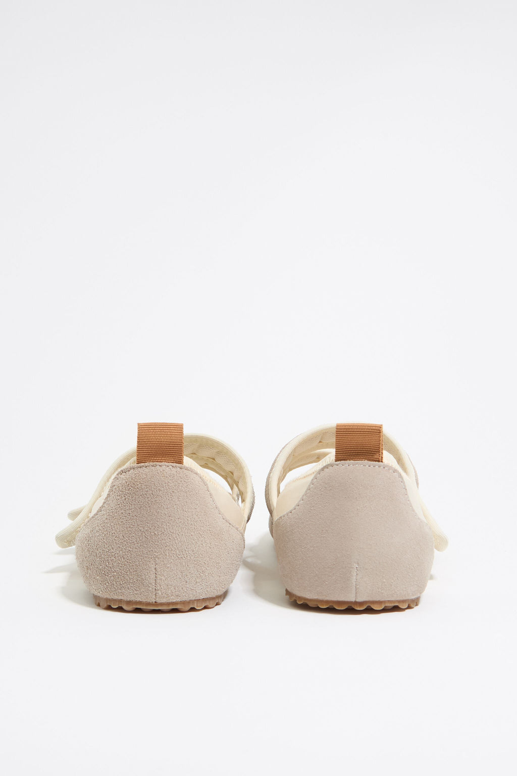 White sporty ballerina