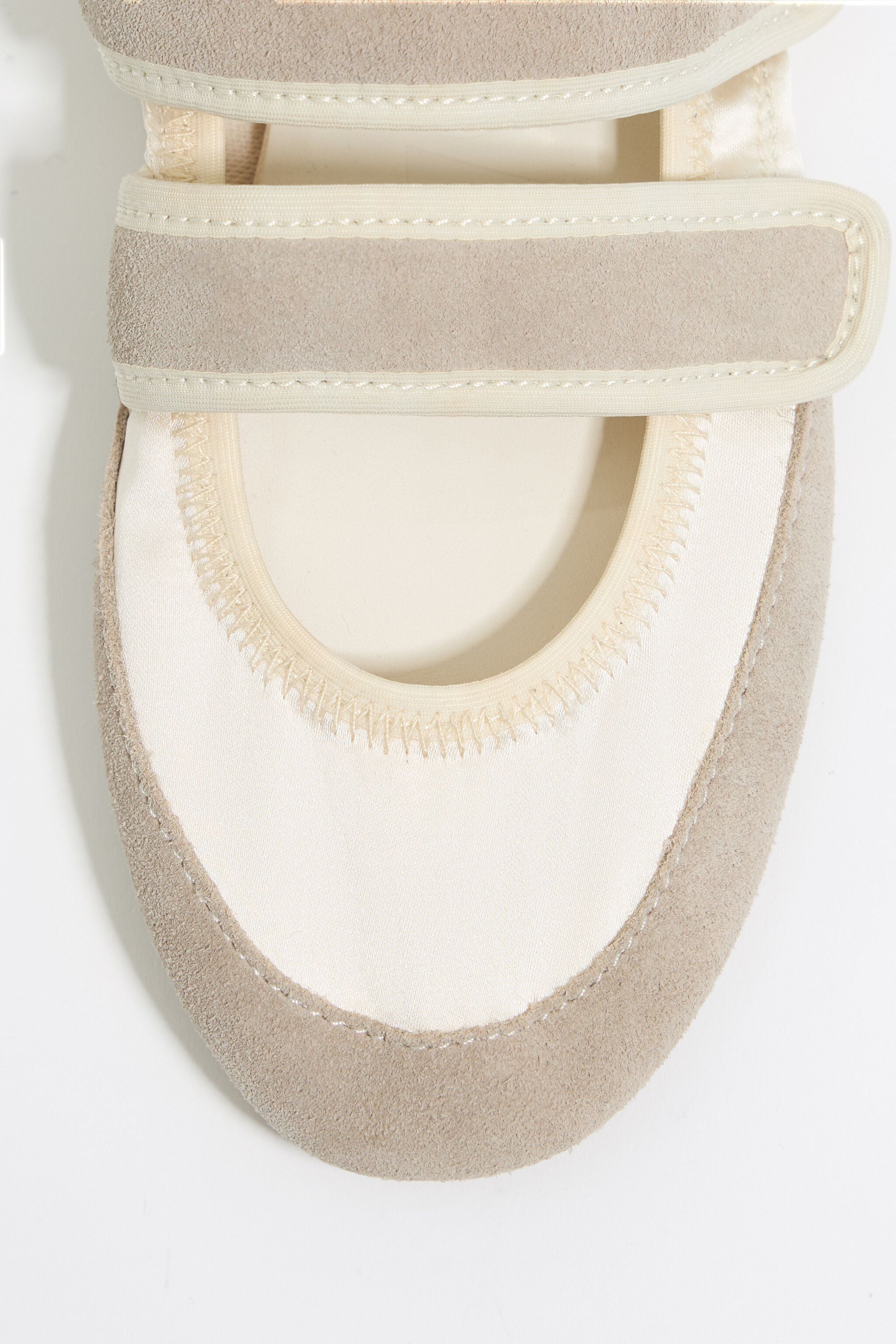 White sporty ballerina