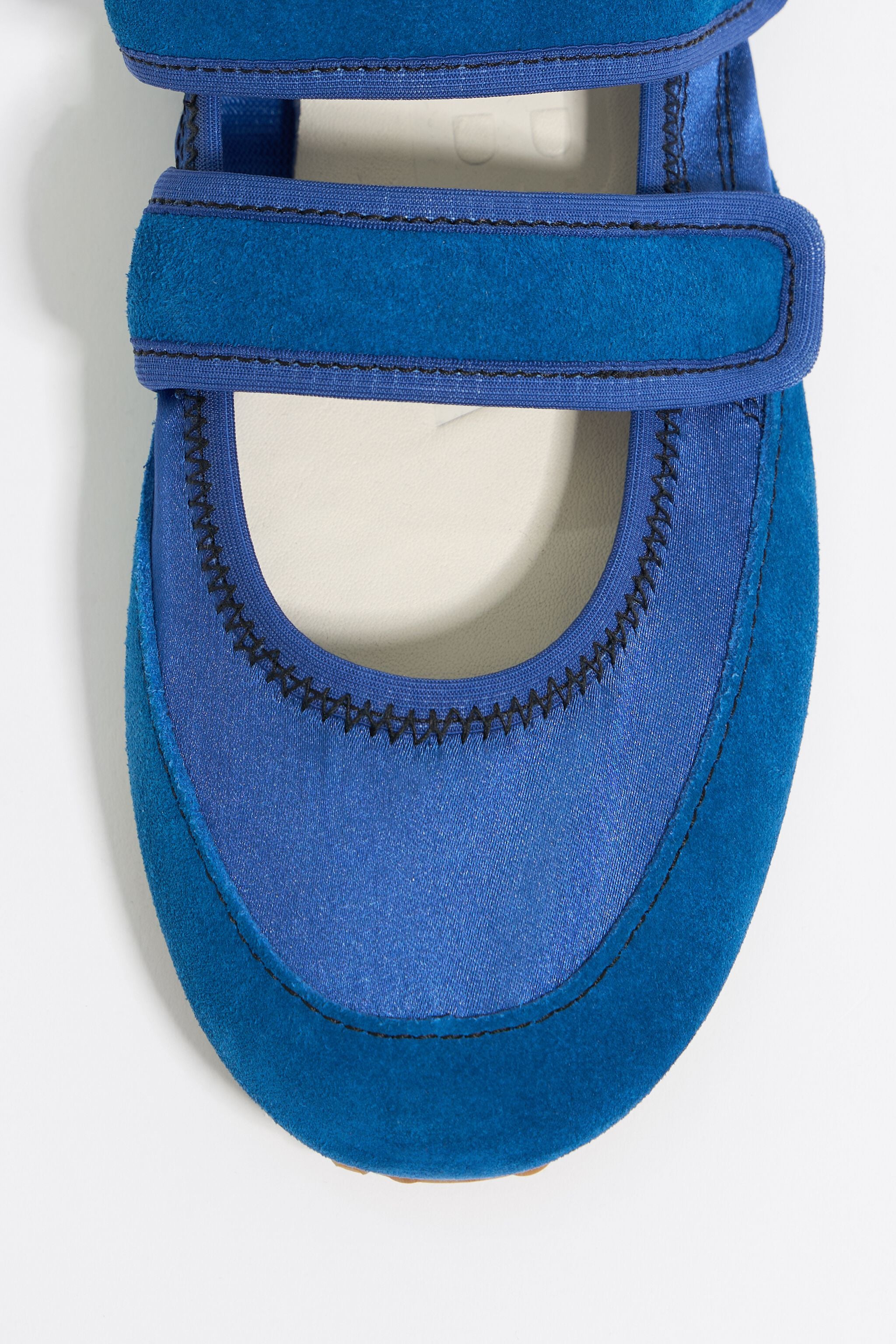 Blue sporty ballerina