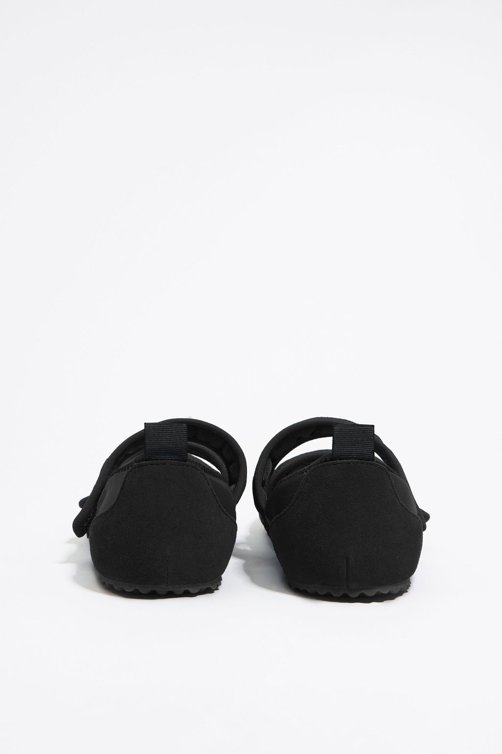 Black sporty ballerina