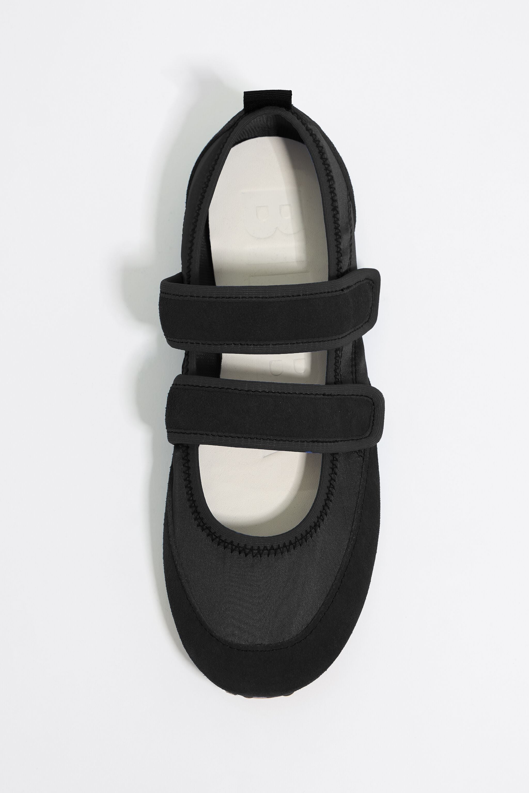 Black sporty ballerina