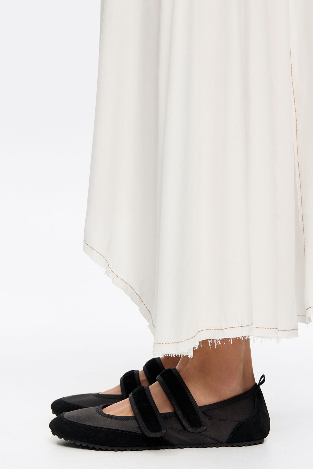 Black sporty ballerina