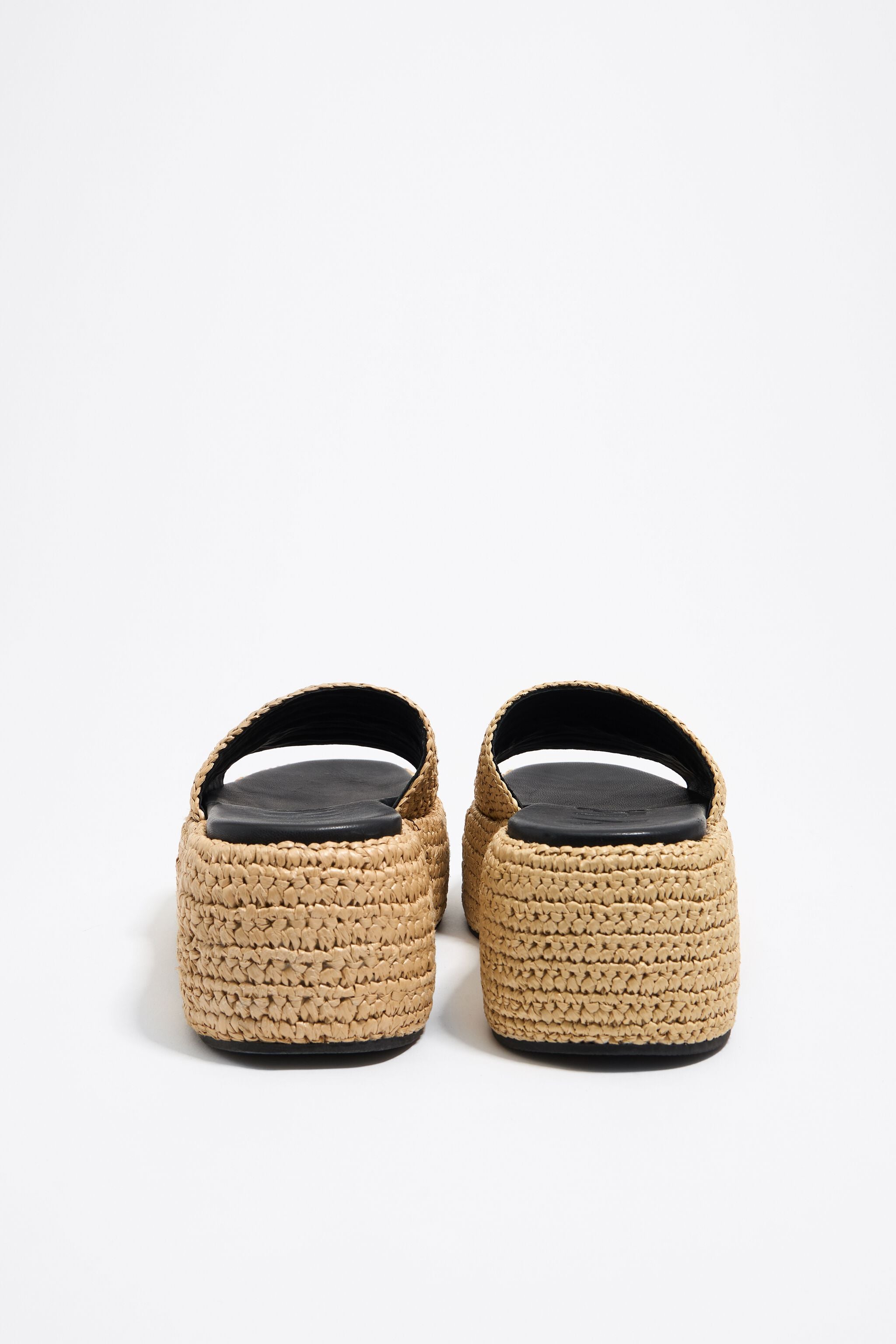 Beige raffia platform sandal
