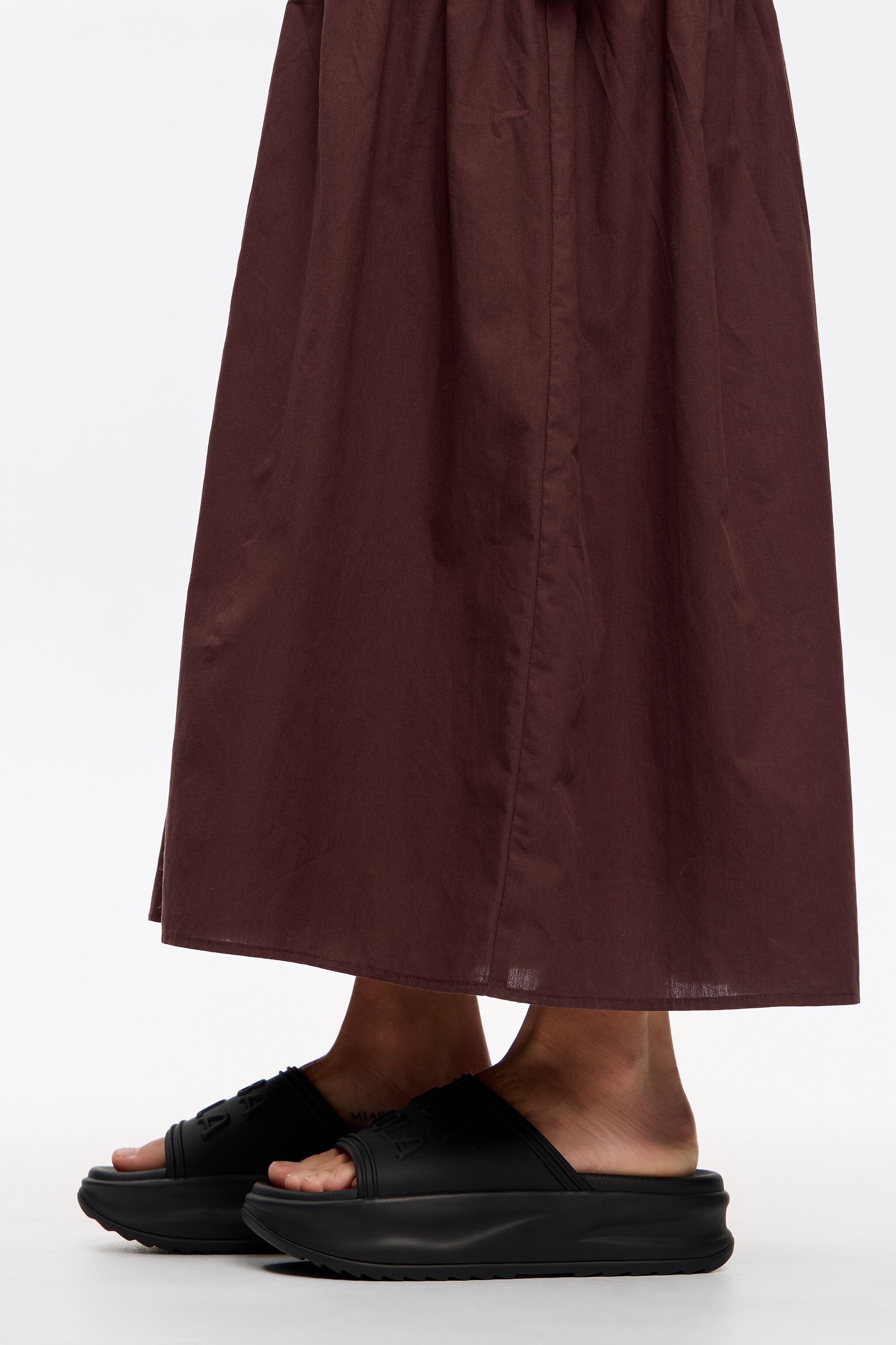 Black platform flip-flop