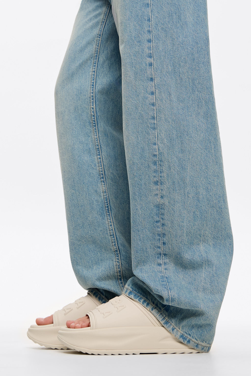 Ivory platform slider