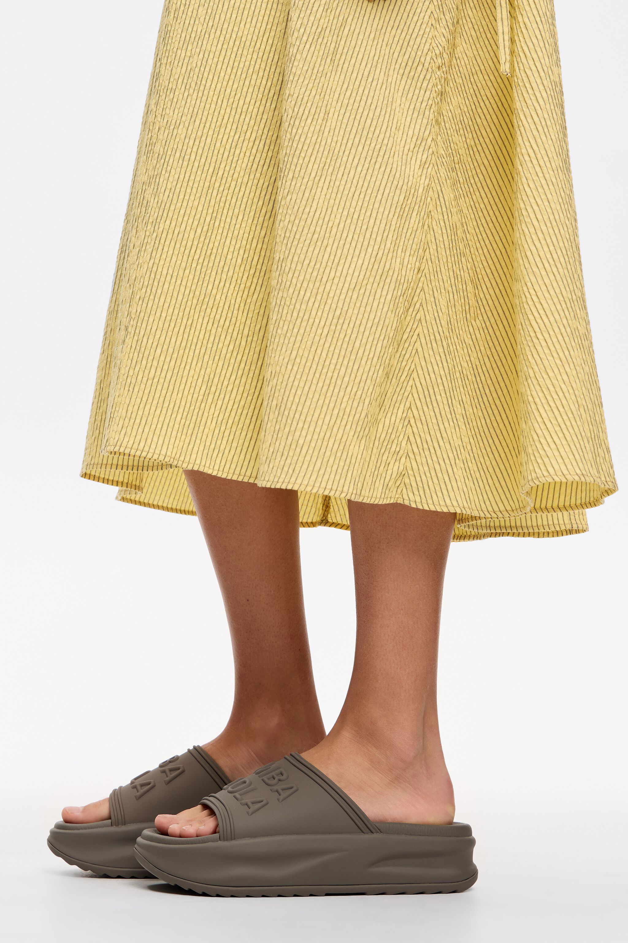 Khaki platform flip-flop