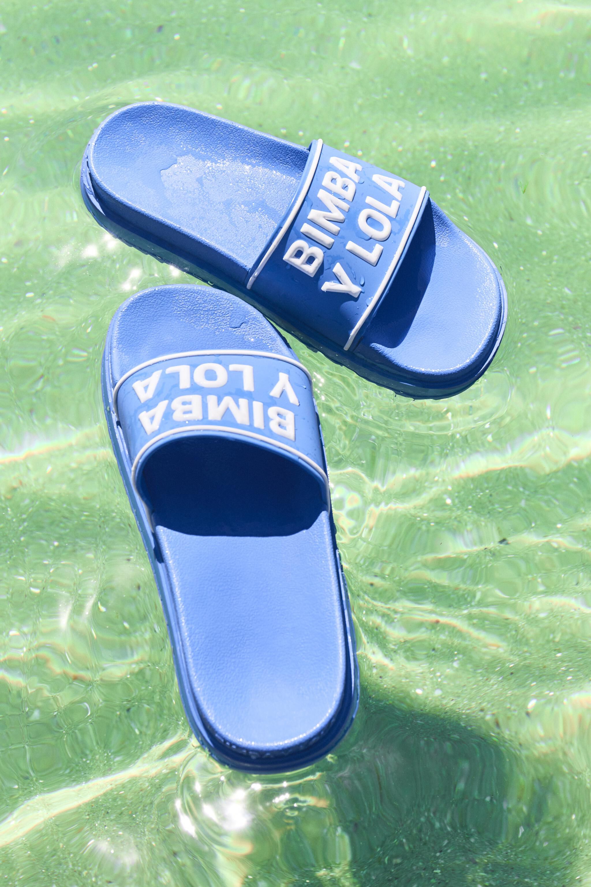 Blue platform slider