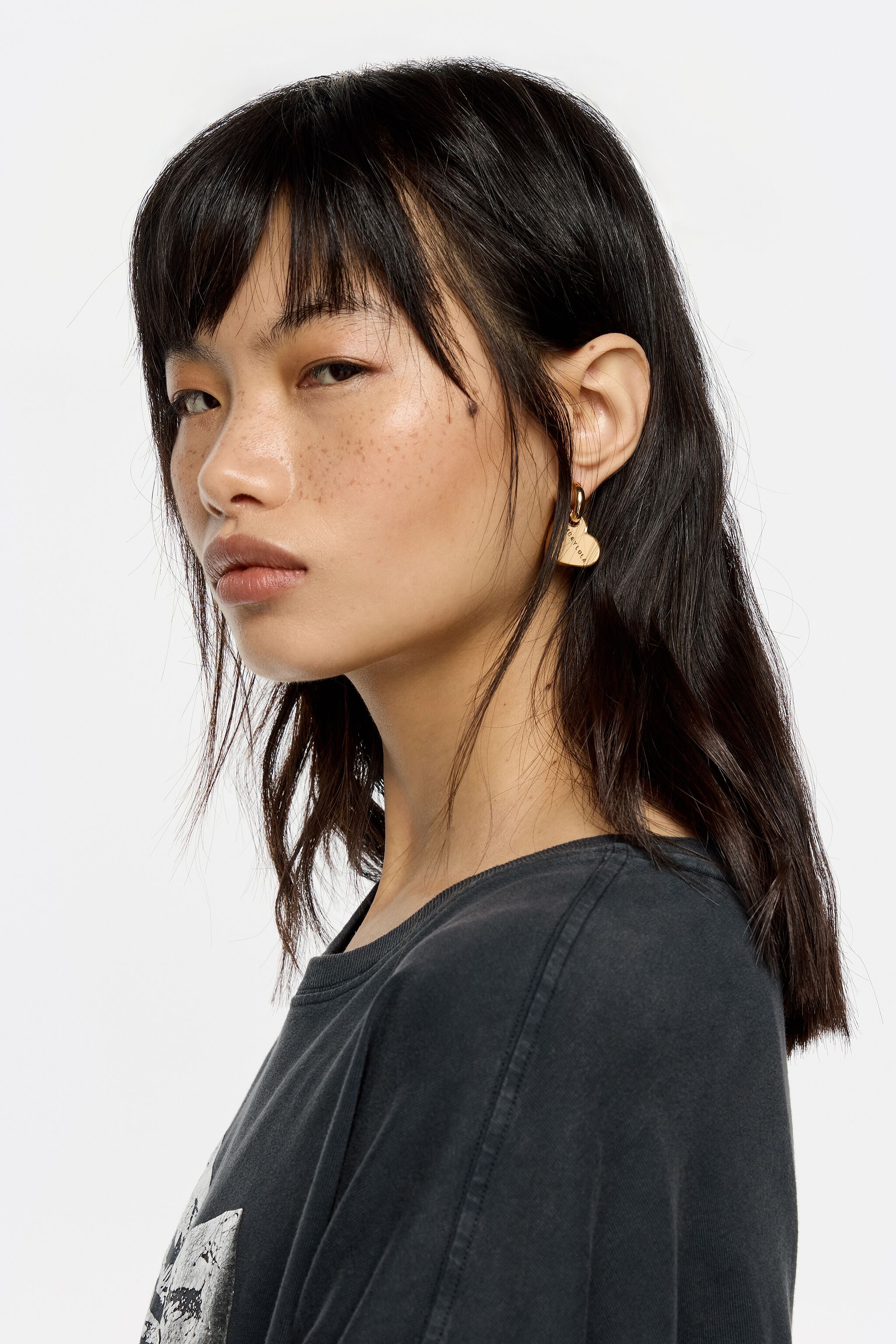 Black and gold hearts hoop earrings