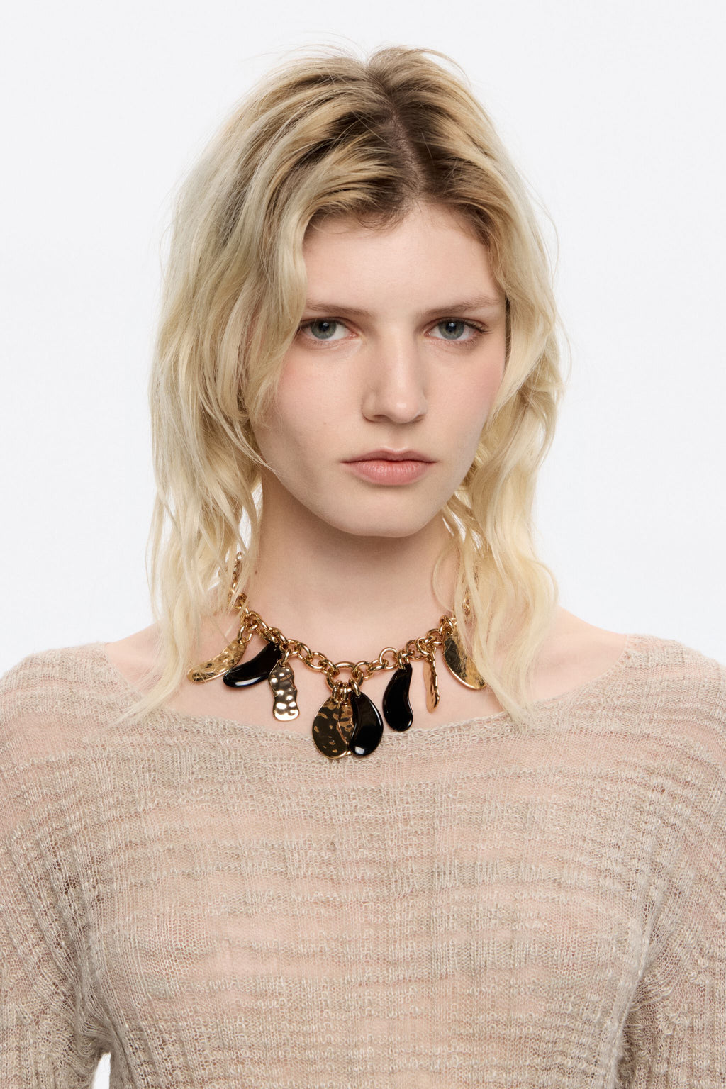 Black textured petals and chain necklace