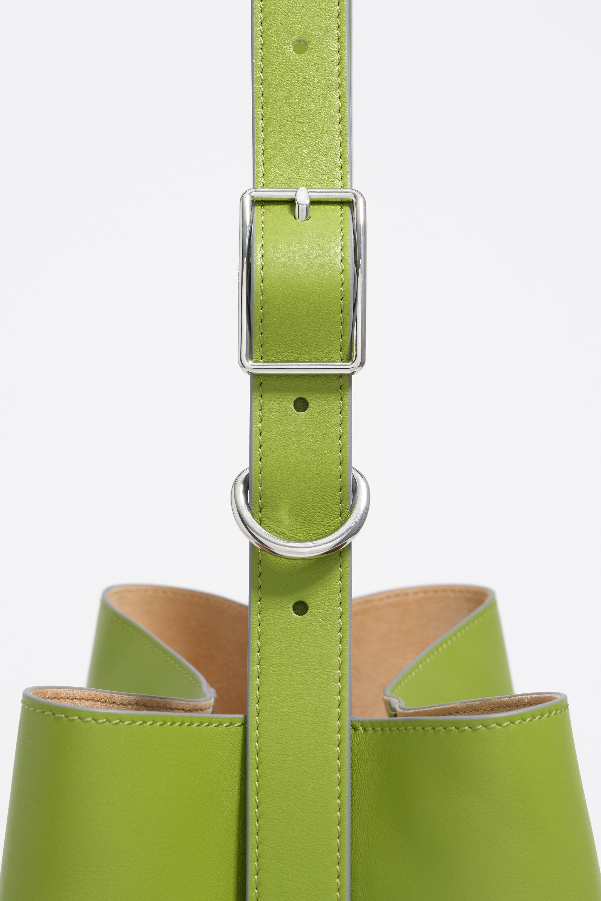 Large kiwi leather Carlino bag