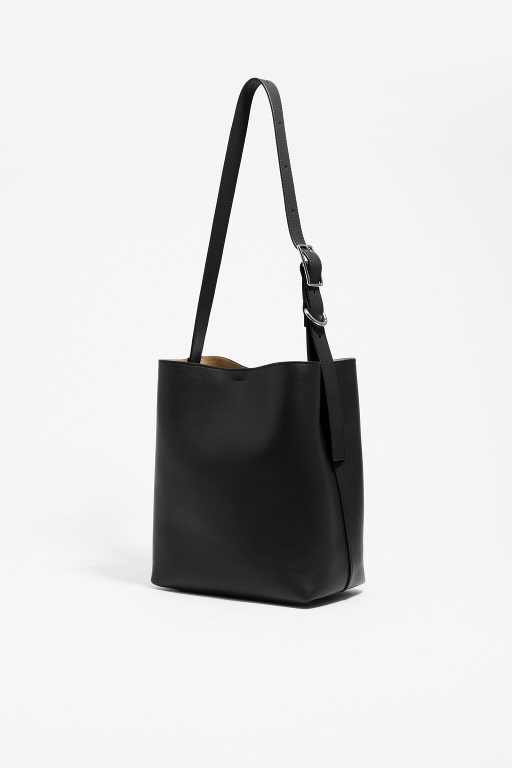 Medium black leather Carlino bag