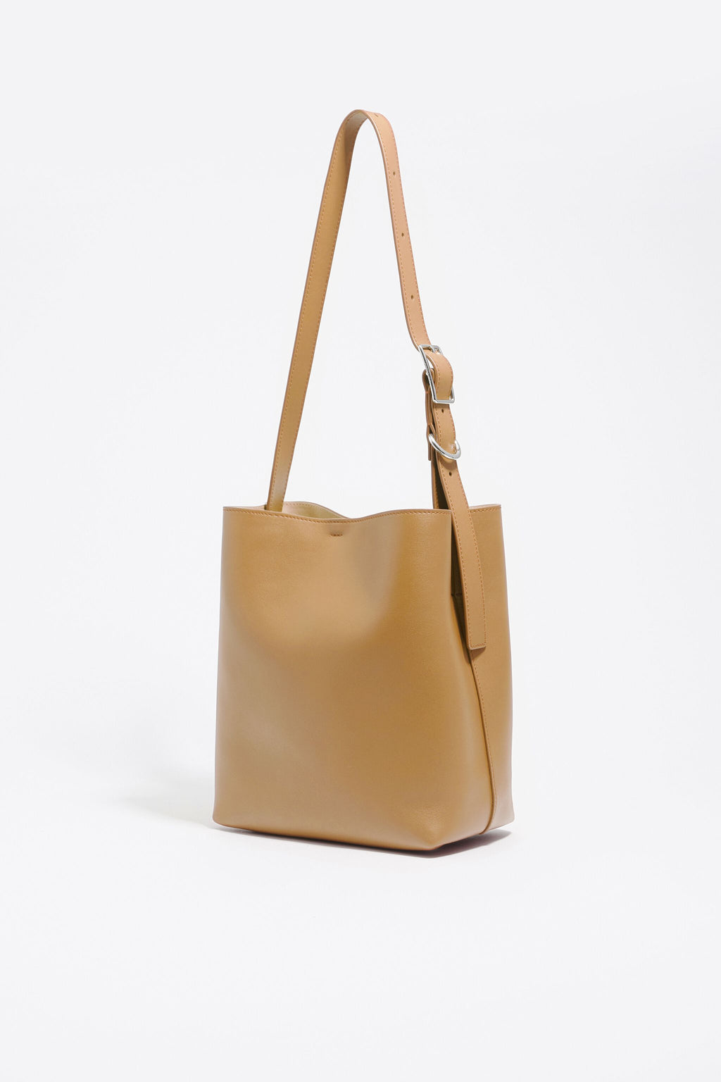 Medium desert leather Carlino bag