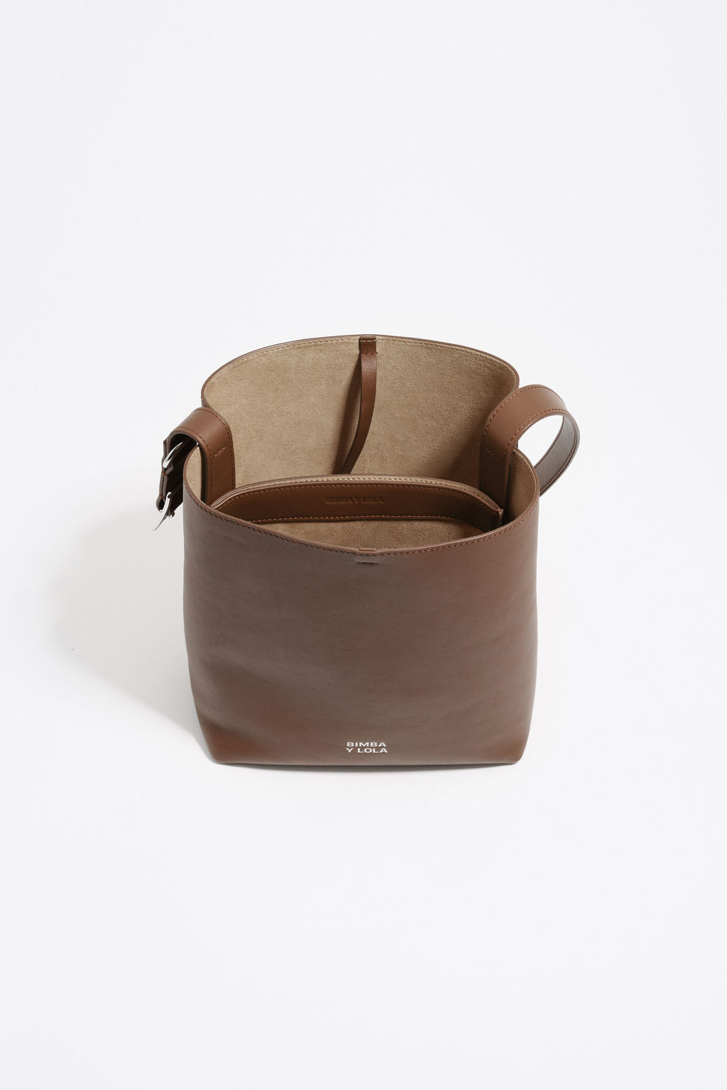 Medium oak leather Carlino bag