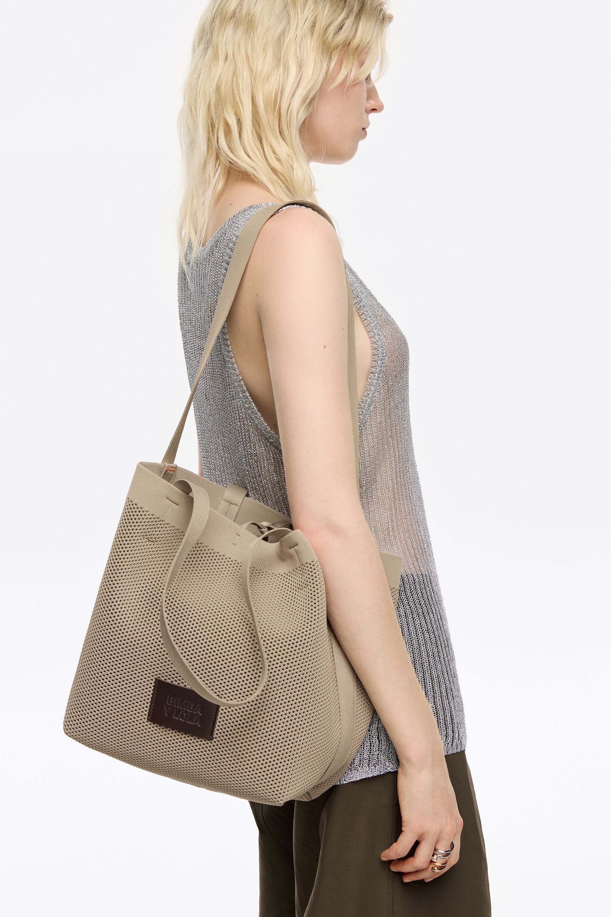 Medium beige Flyknit shopper bag