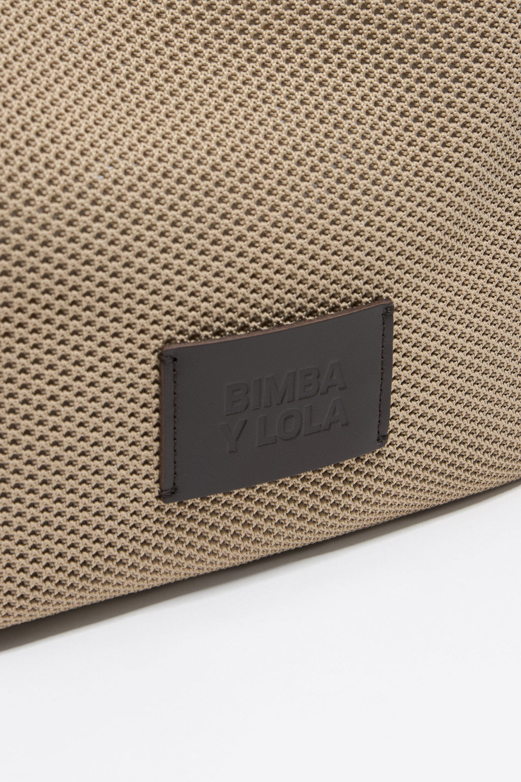 Medium beige Flyknit shopper bag